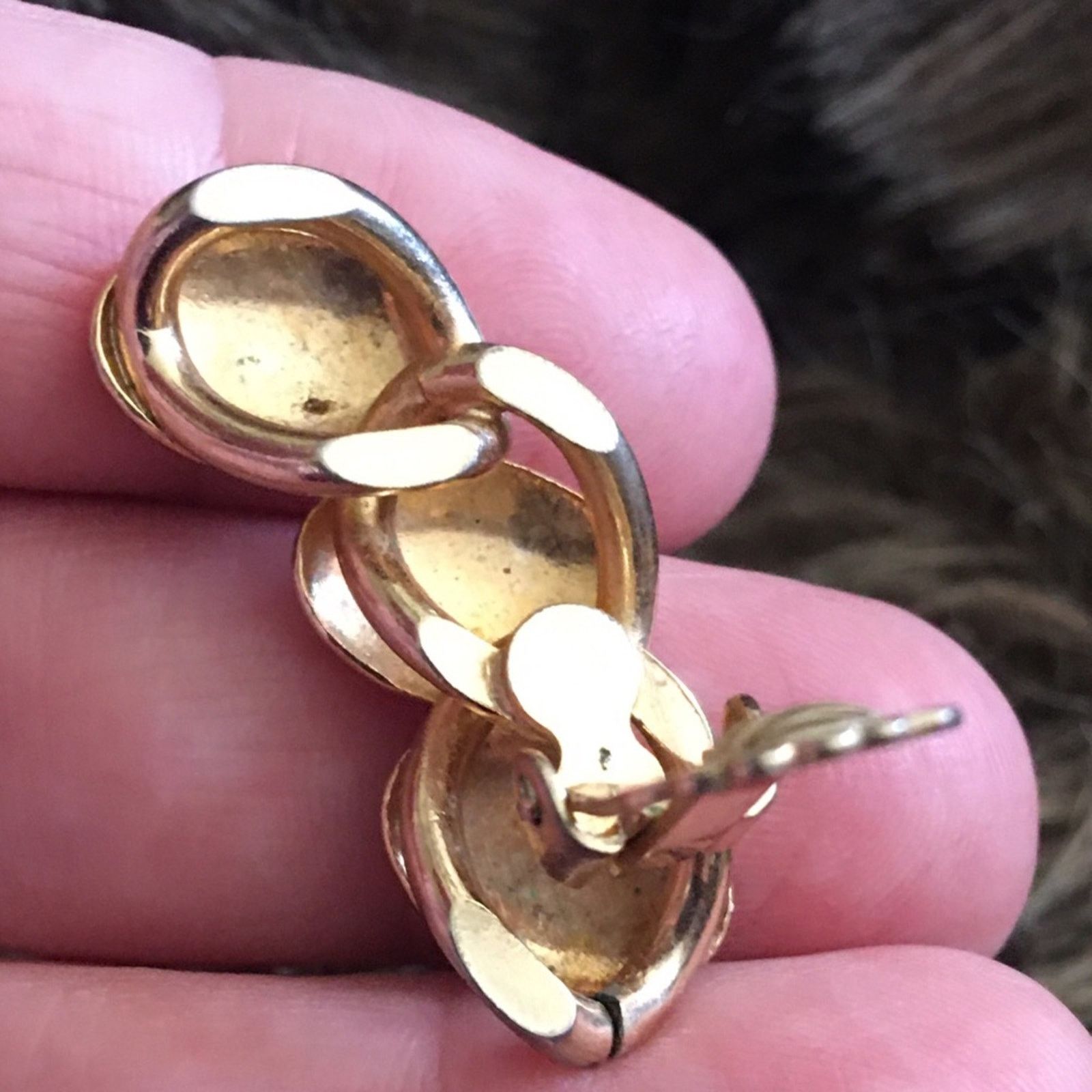 Vintage Vintage 70s textured gold tone clip on earrings Size ONE SIZE - 7 Thumbnail
