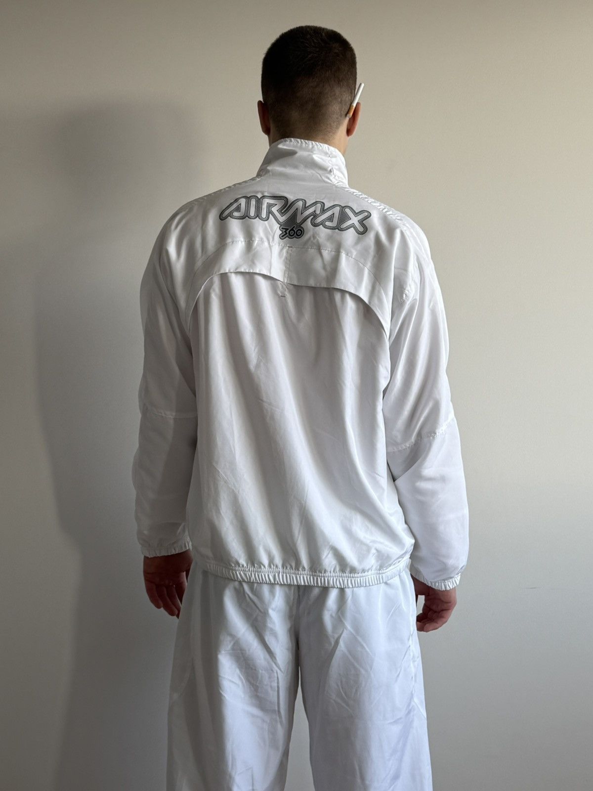 Nike Vintage Nike Air Max 360 Tracksuit White Large Men’s Size US L / EU 52-54 / 3 - 6 Thumbnail
