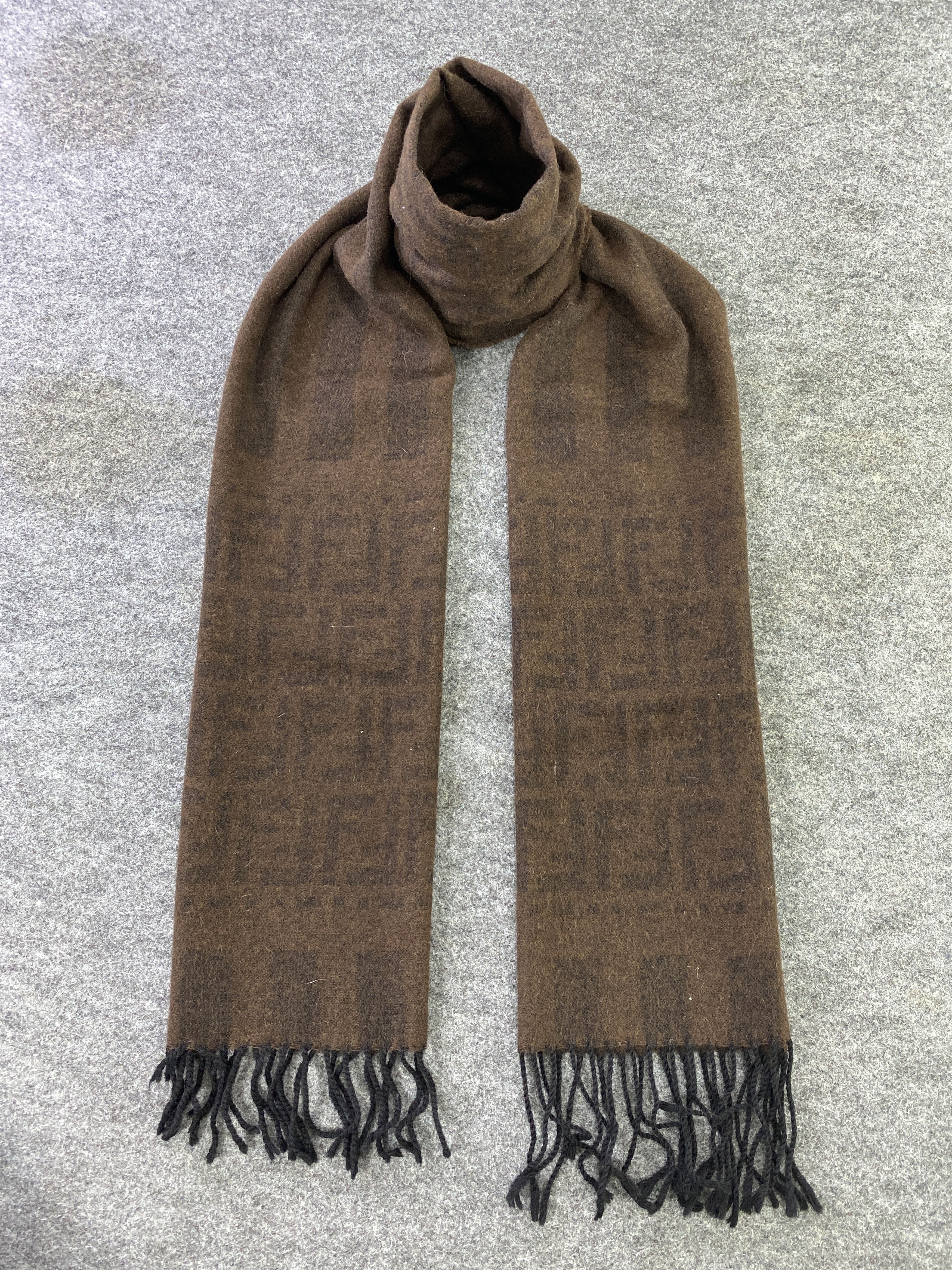 Fendi Vintage Fendi monogram Scarf/Muffler/Neckwear-T588 Size ONE SIZE - 1 Thumbnail