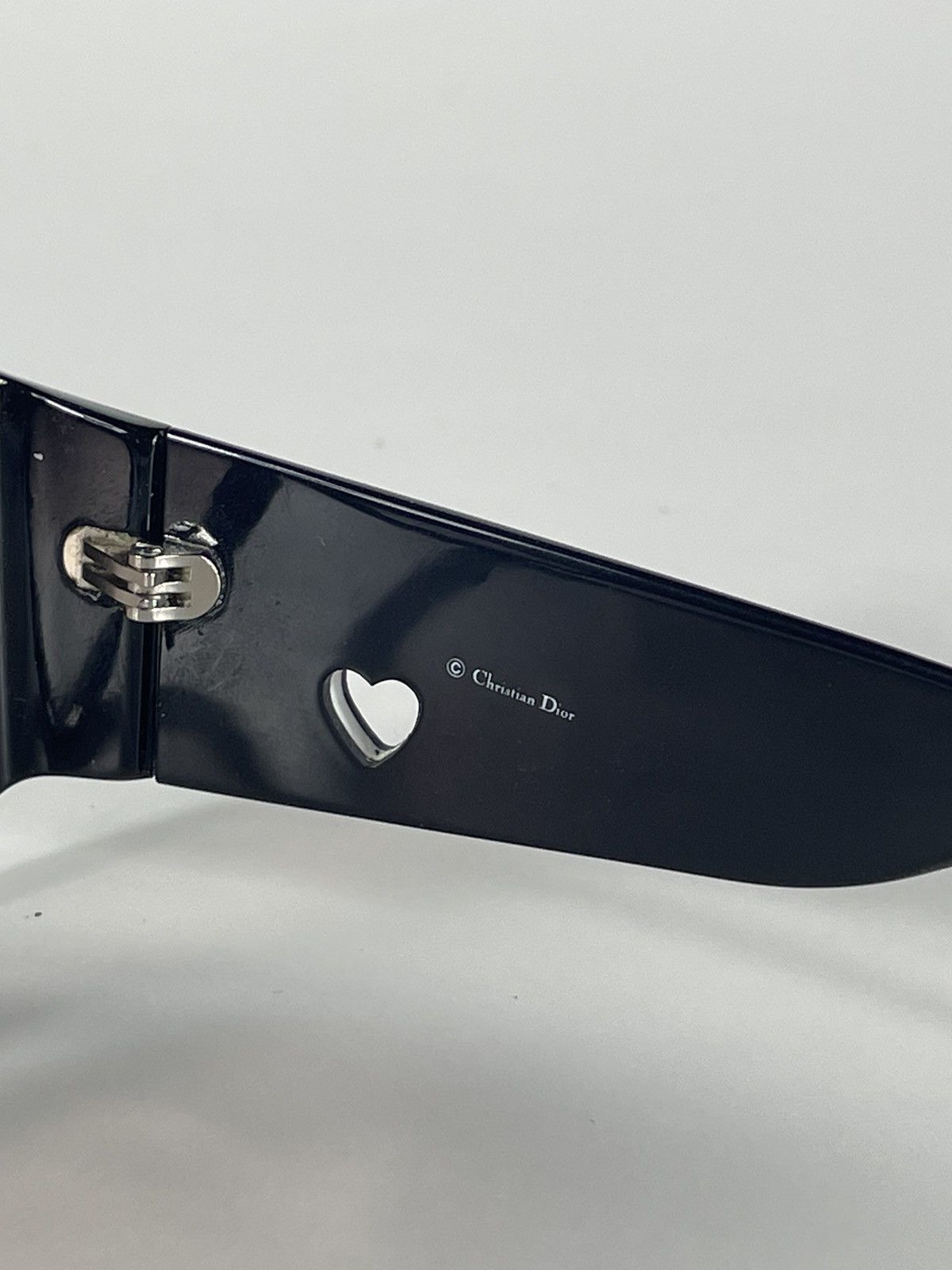 Designer × Dior × Vintage Black vintage retro y2k 00s heart big logo sunglasses Dior Size ONE SIZE - 9 Thumbnail
