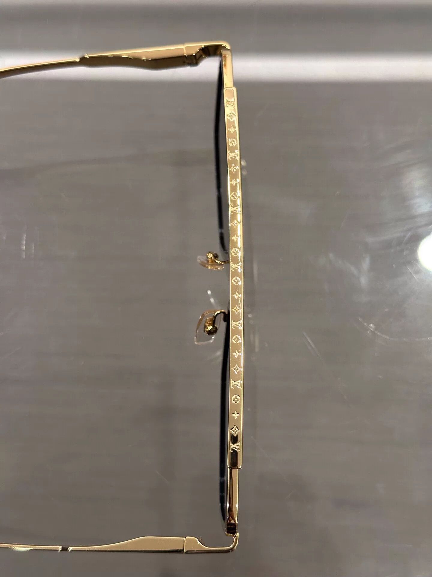 Louis Vuitton LV Monogram Logo Gold Sunglasses Size ONE SIZE - 6 Thumbnail