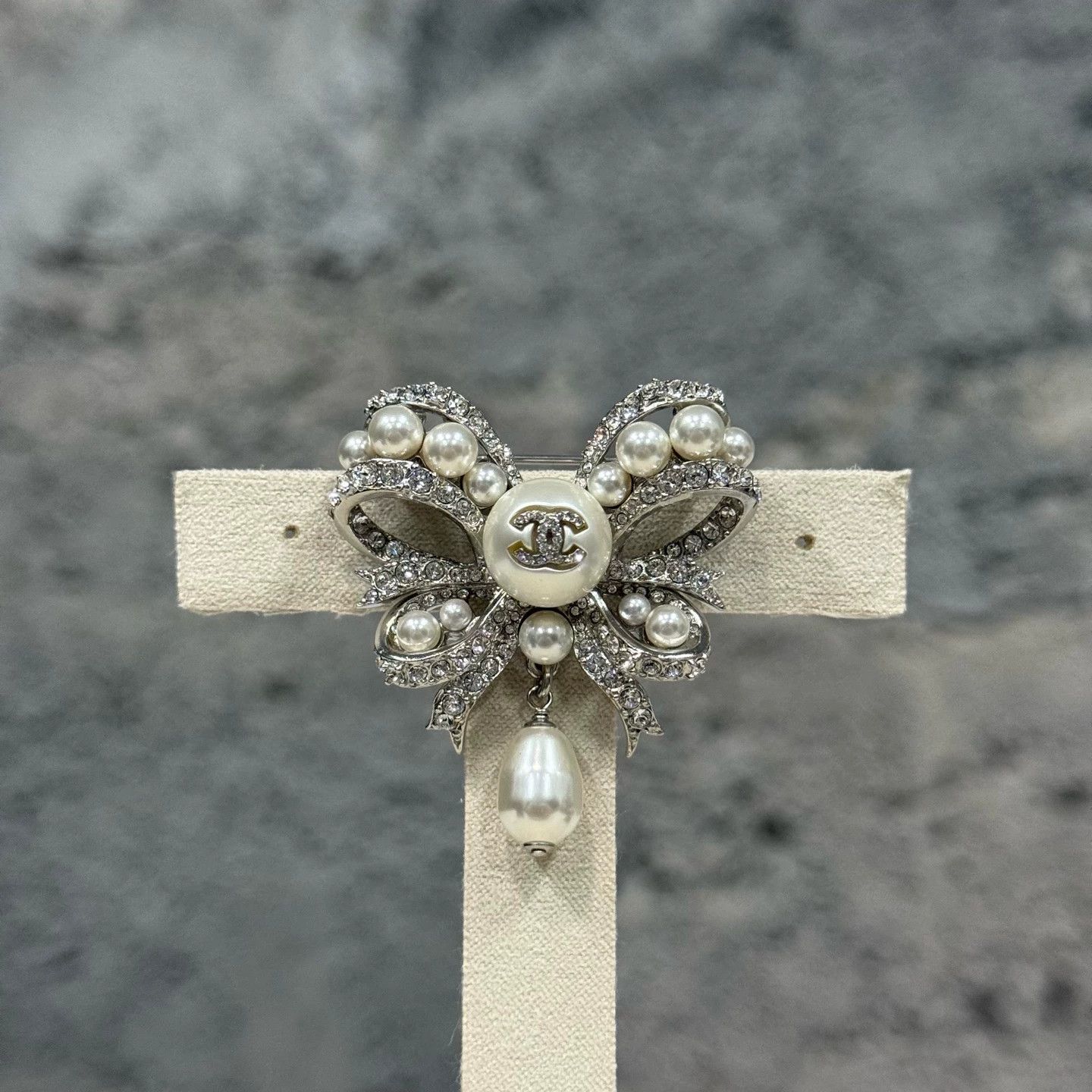 Chanel Chanel Bow Brooch Unworn Size ONE SIZE - 1 Thumbnail