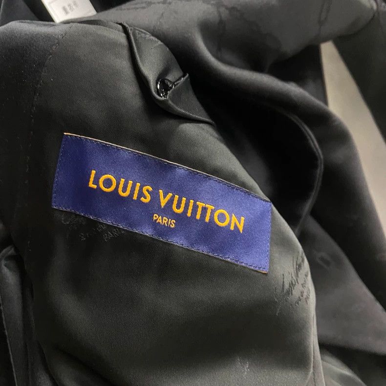 Louis Vuitton Louis Vuitton Black chain dark print full-print logo jacket Size US M / EU 48-50 / 2 - 3 Thumbnail