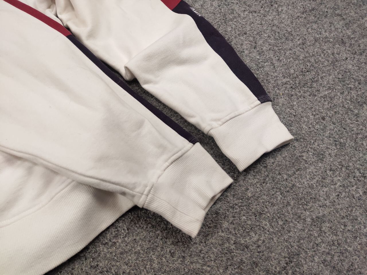 Japanese Brand INXX Season 8 Japanese Brand Design White Zip Hoodie Size US S / EU 44-46 / 1 - 13 Thumbnail