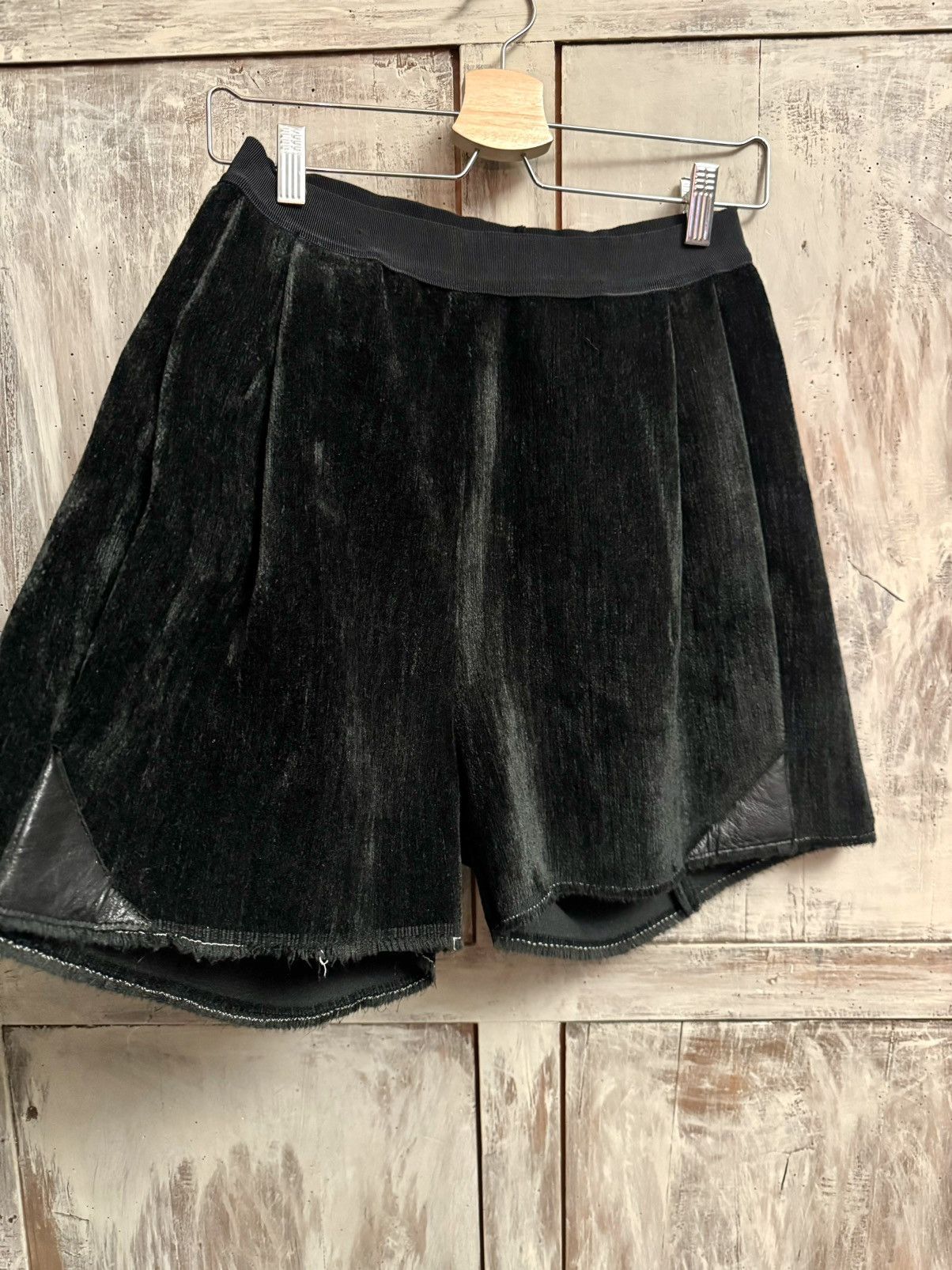 Damir Doma Damir Doma black heavy velvet pod shorts 36 wo Size 26" / US 2 / IT 38 - 7 Thumbnail