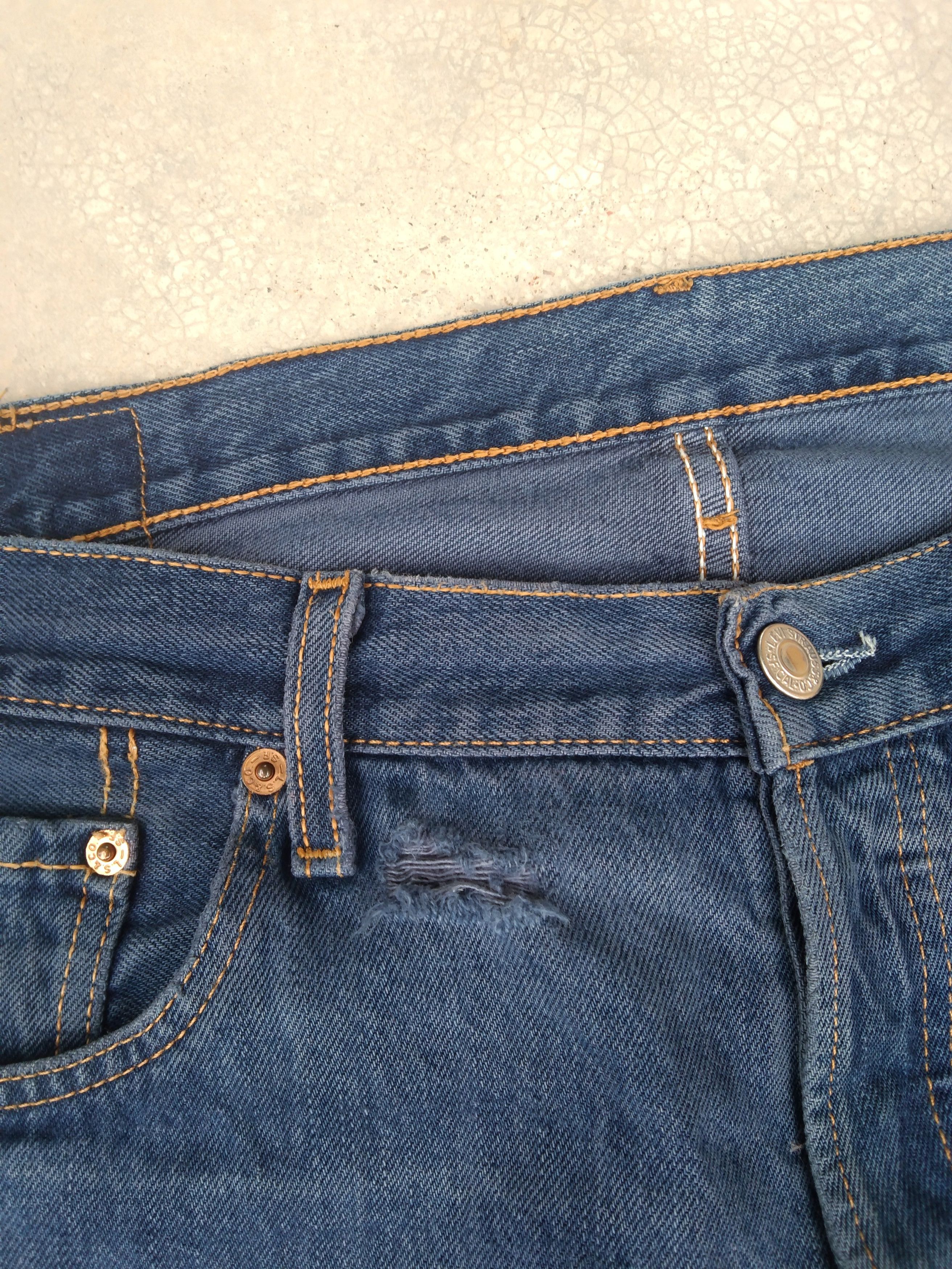 Levi's Vintage Levi's 501 Faded Straight Leg Distressed Jeans 38x32 Size US 38 / EU 54 - 7 Thumbnail
