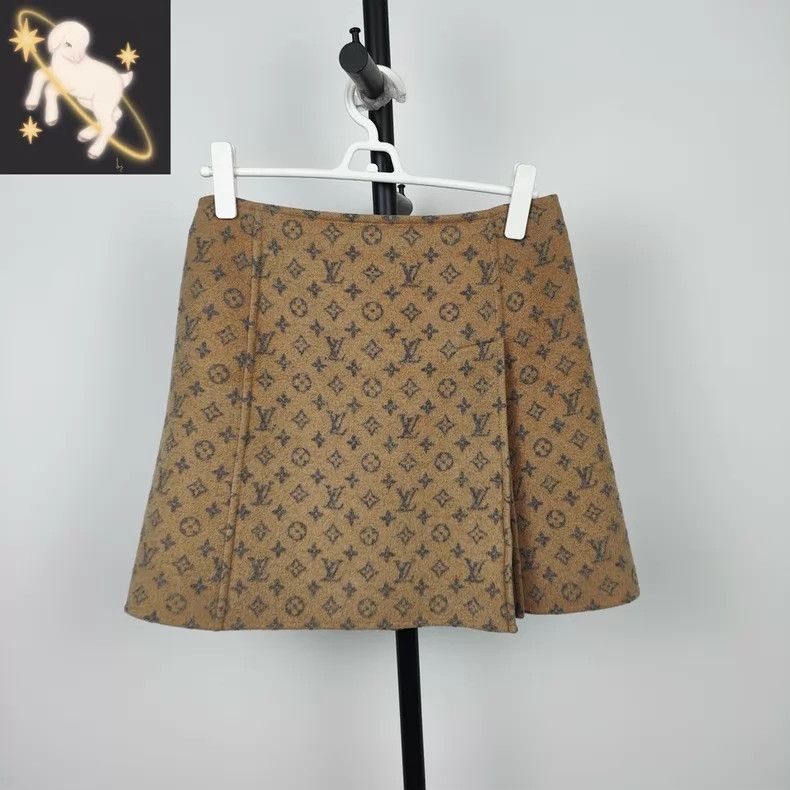 Louis Vuitton Louis Vuitton Khaki Bathrobe Coat Same Old Flower Skirt Size 37" - 1 Thumbnail