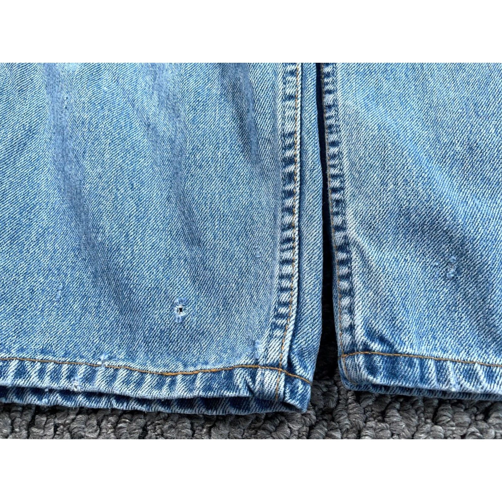 Levi's VINTAGE Levi's 560 Jeans - Jeans - Men - 40 Regular - Blue Denim - 90s Grunge Retro Style, Medium Wash, Tapered Fit, Zipper Fly, 39x29 (40x30 Tag) Size US 40 / EU 56 - 6 Thumbnail