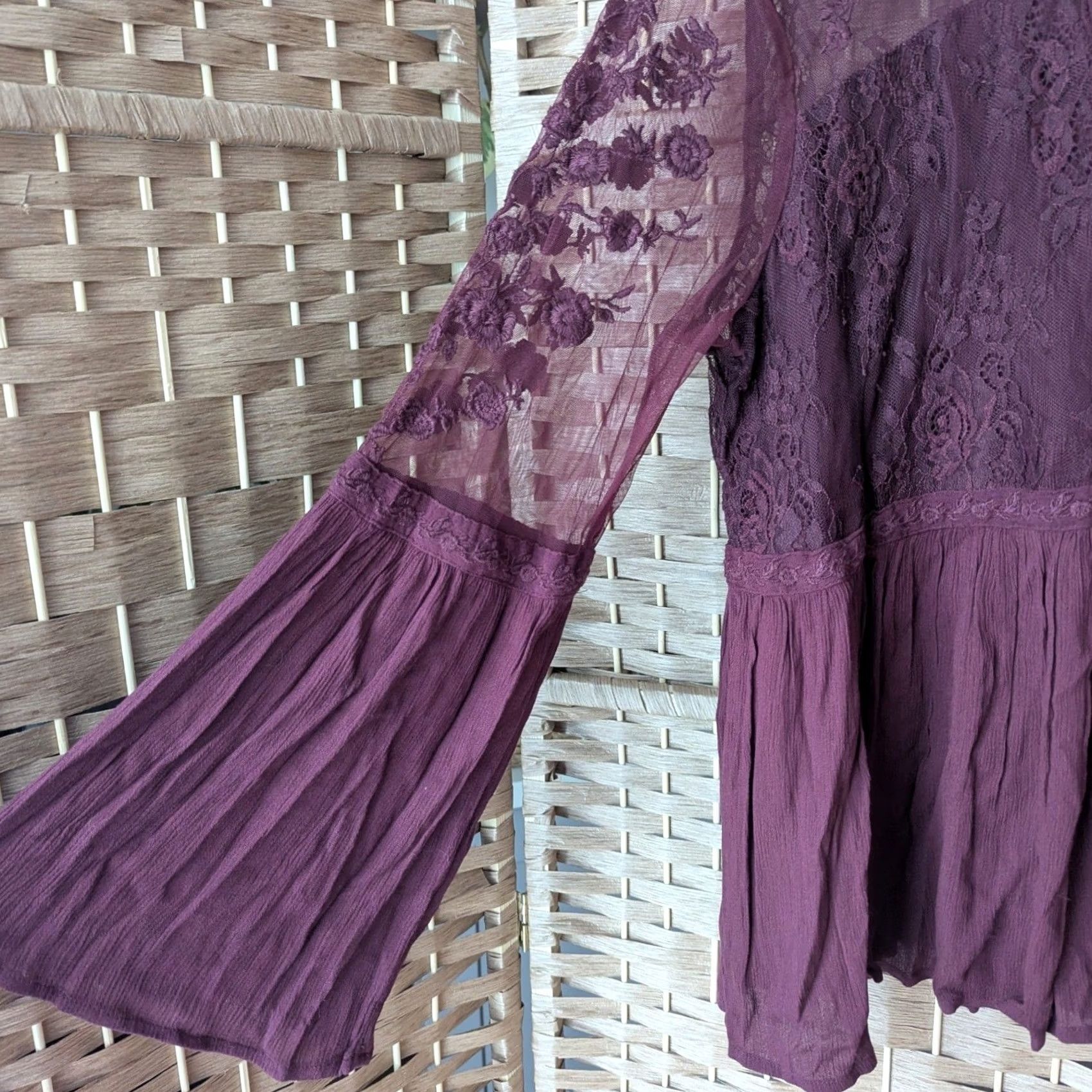 American Eagle Outfitters Burgundy Lace Peasant Top - American Eagle Womens Blouse Size XL / US 12-14 / IT 48-50 - 4 Thumbnail