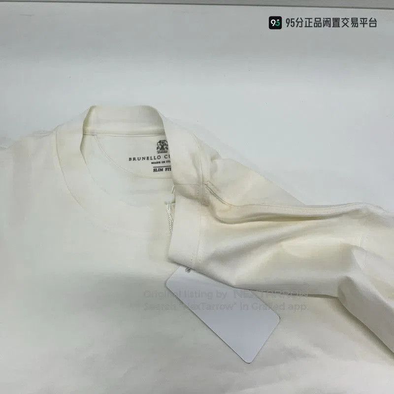 Brunello Cucinelli Brunello Cucinelli Men's Solid Crew Neck Long. Size US M / EU 48-50 / 2 - 6 Thumbnail