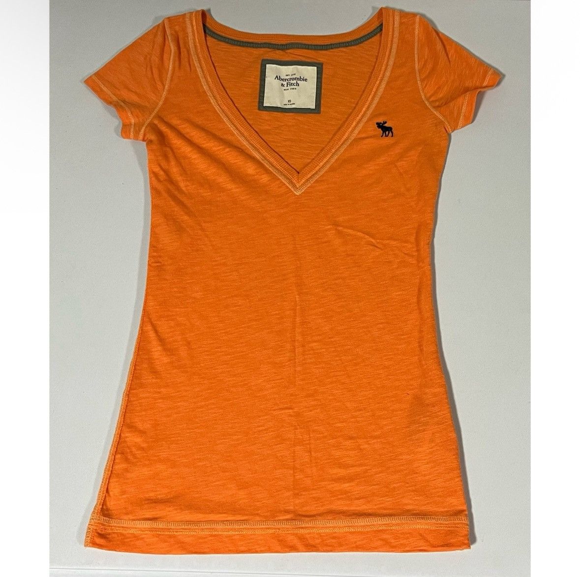 Abercrombie & Fitch Abercrombie Orange Logo V-Neck T-Shirt Top Blouse Tee XS 🧡✨ Size XS / US 0-2 / IT 36-38 - 1 Thumbnail
