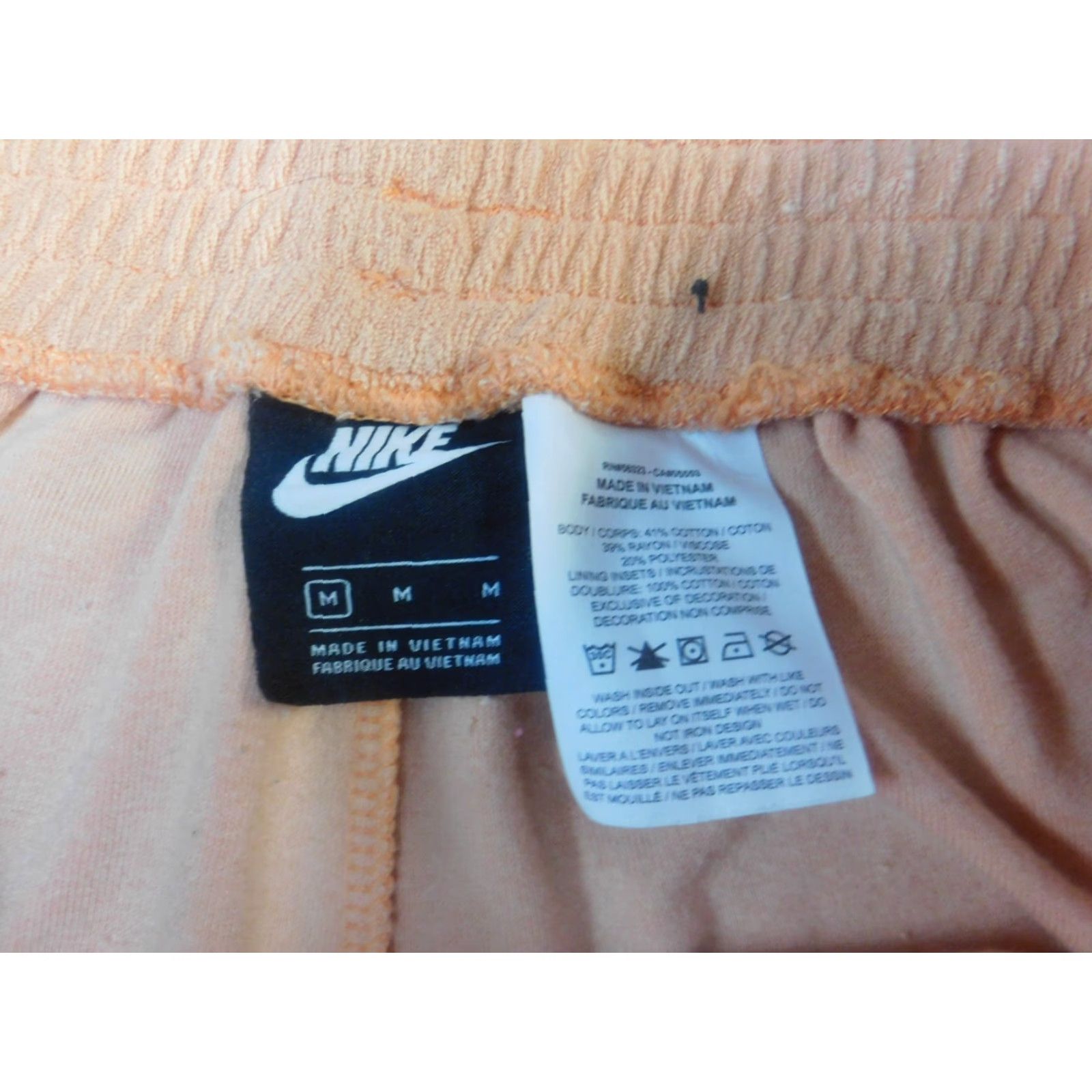Nike Nike Womens Sweat Shorts Casual Short M Pink Canvas Zipper 2 Pocket Classic Rise Mid 8.5-10.5 Cotton Blend Spandex Size 28" / US 6 / IT 42 - 4 Thumbnail