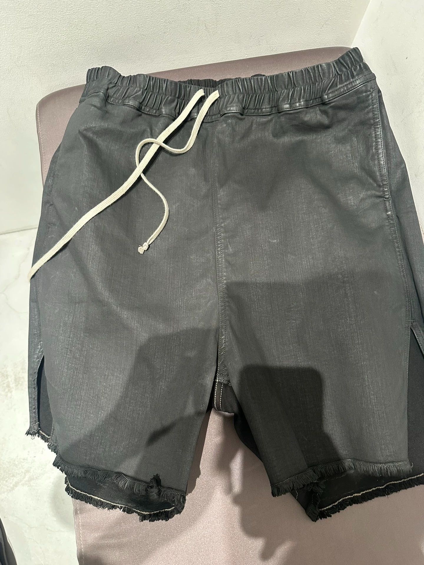 Rick Owens Black Frayed Hem Drawstring Shorts Size US 34 / EU 50 - 1 Thumbnail