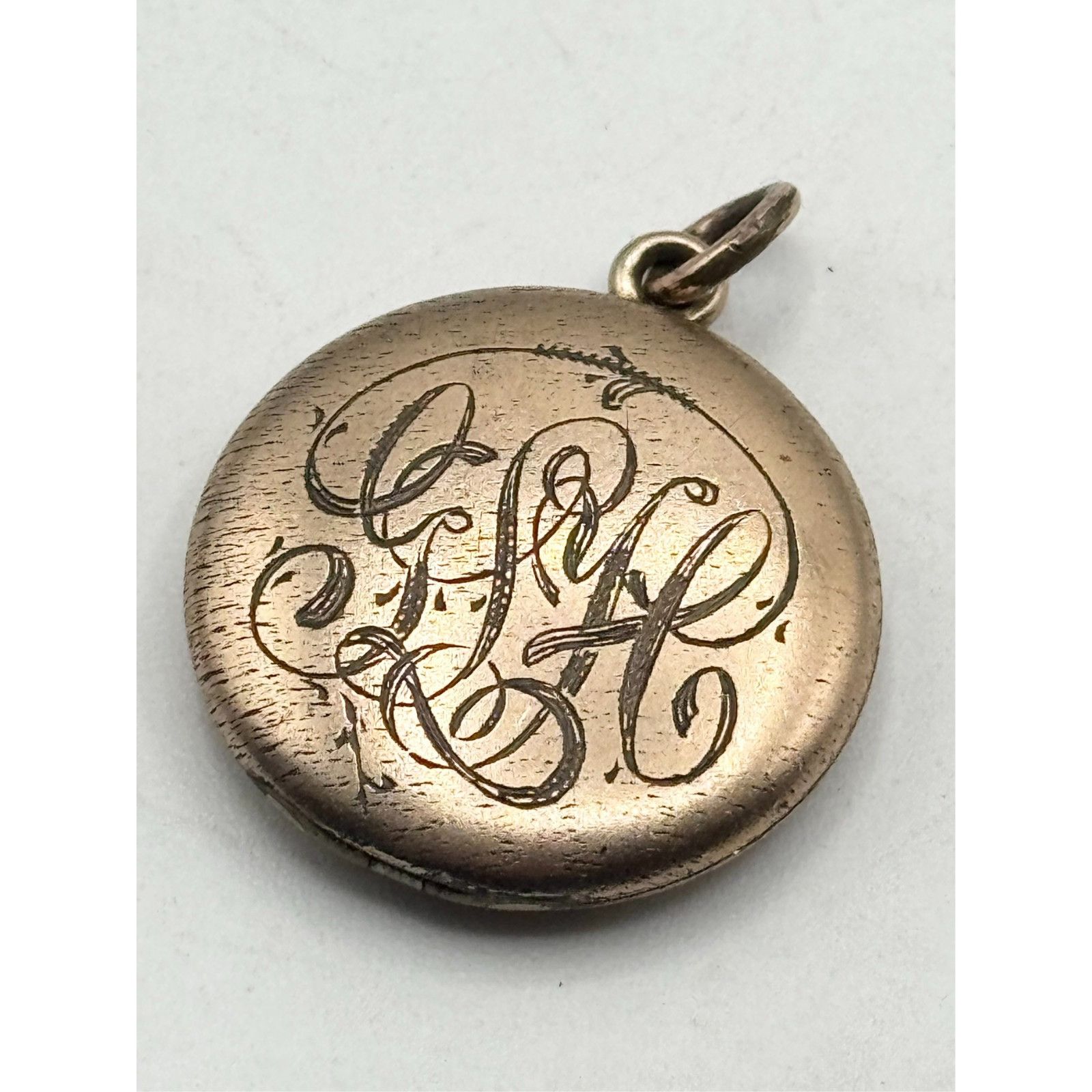 Vintage Antique estate gold filled monogrammed circle locket Size ONE SIZE - 3 Thumbnail