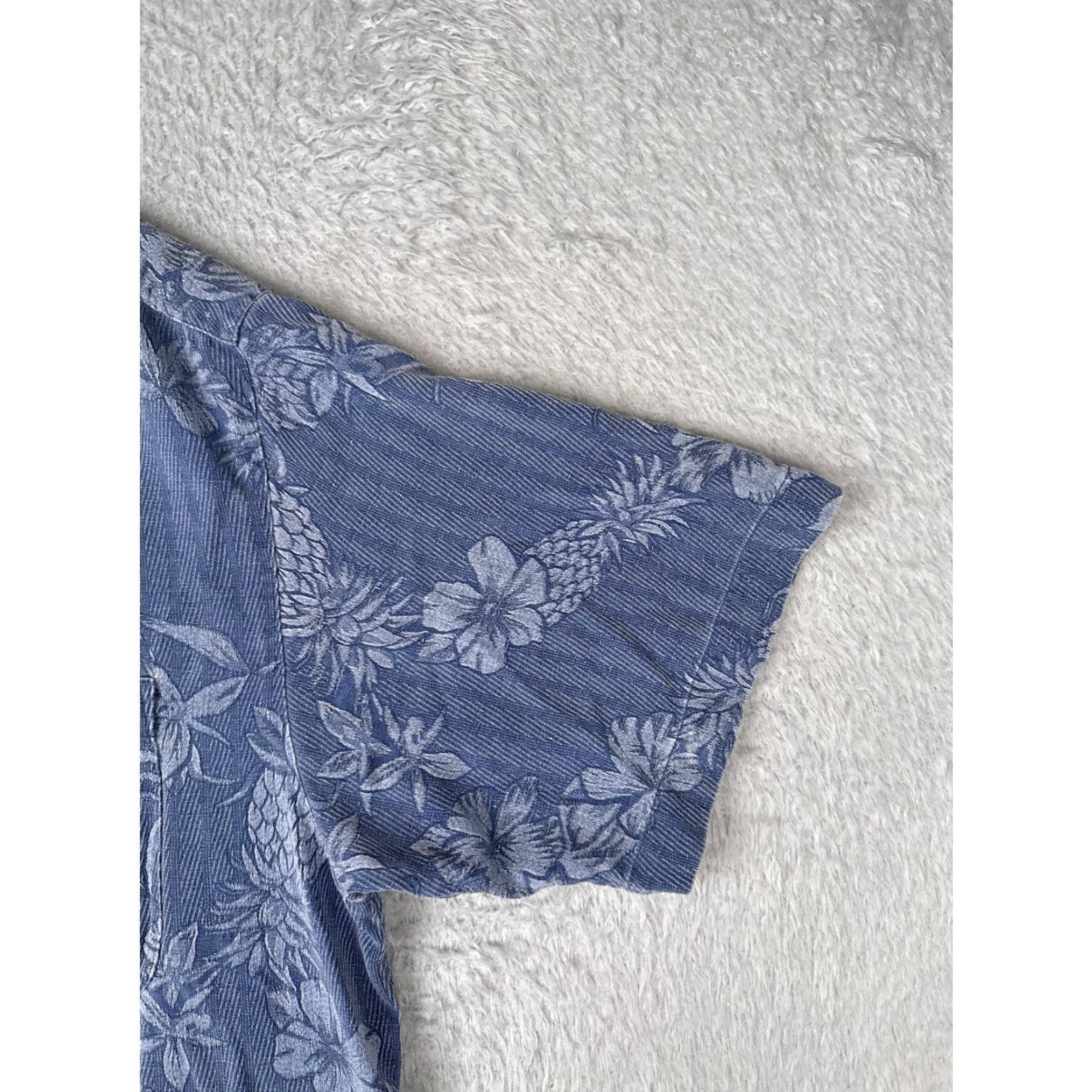 Vintage Island Republic Shirt Men Large Blue Floral Pineapple Silk Button Hawaiian Size US L / EU 52-54 / 3 - 2 Thumbnail