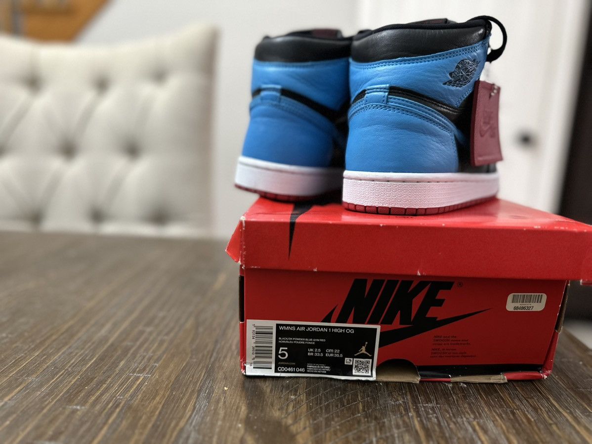 Jordan Brand Wmns Air Jordan 1 High OG 'NC to Chi' Size US 5 / IT 35 - 2 Thumbnail