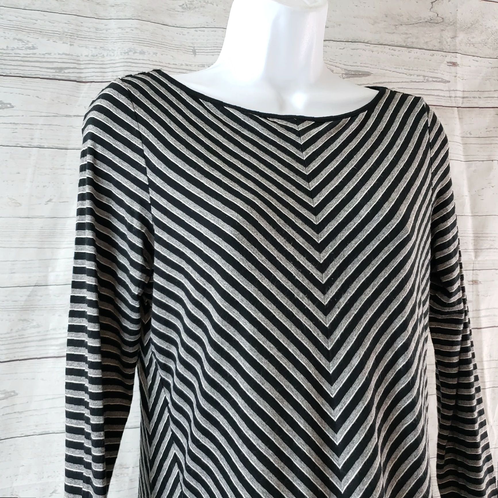 J. Jill J Jill Wearever Collection Womens Top XS Black Striped Long Sleeve Round Neck Rayon Spandex Blouse Shirt Womens Size XS / US 0-2 / IT 36-38 - 2 Thumbnail