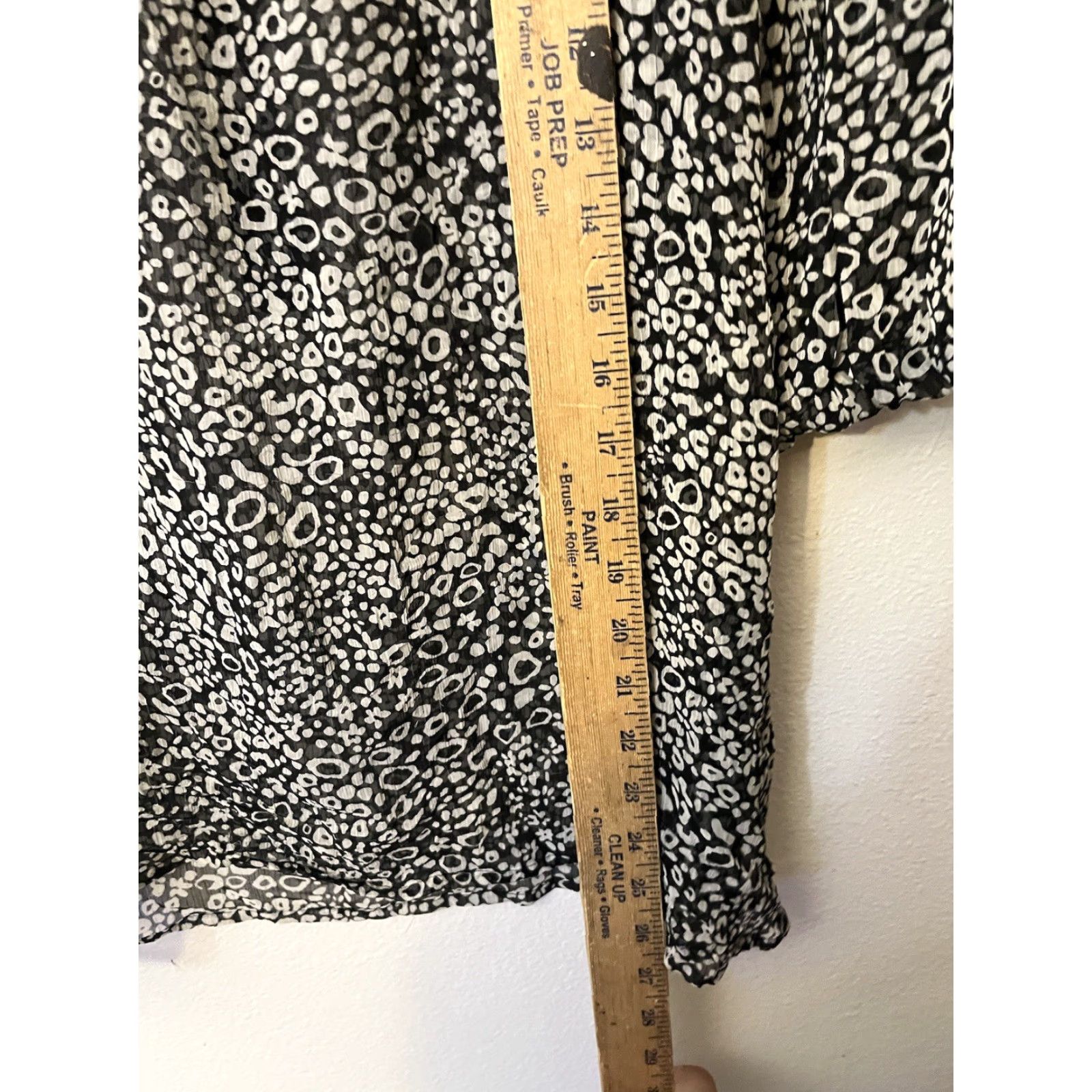 Loft LOFT Blouse Women’s Small Leopard Animal Print 3/4 Sleeve Henley Pocket Button Shirt Size S / US 4 / IT 40 - 4 Thumbnail