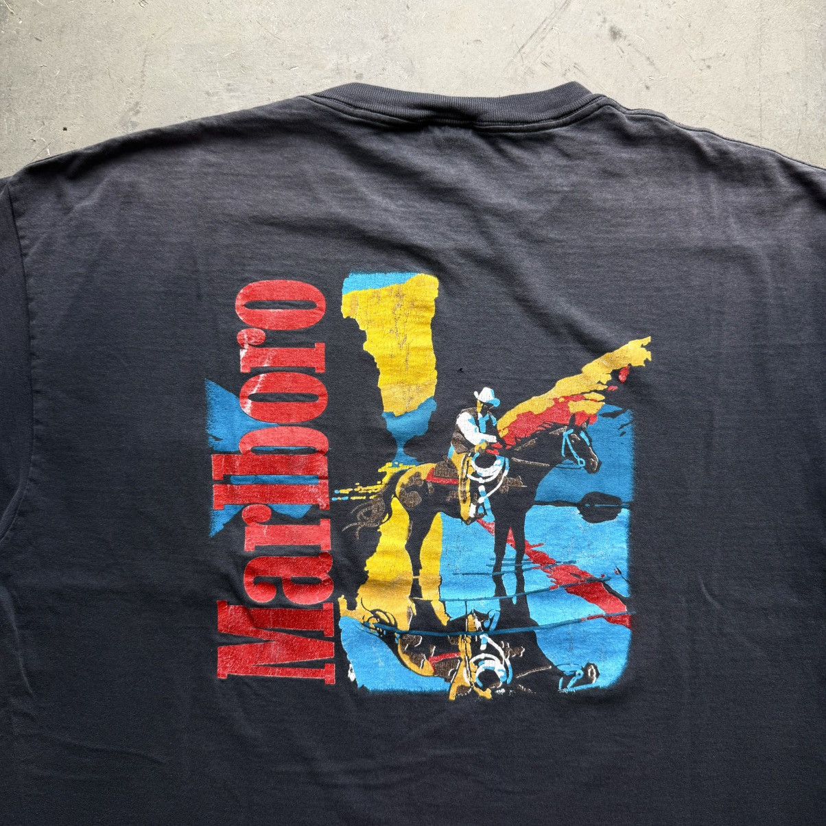 Marlboro VINTAGE 90s FADED BLACK MARLBORO COWBOY T SHIRT XL THRASHED Size US XL / EU 56 / 4 - 2 Thumbnail