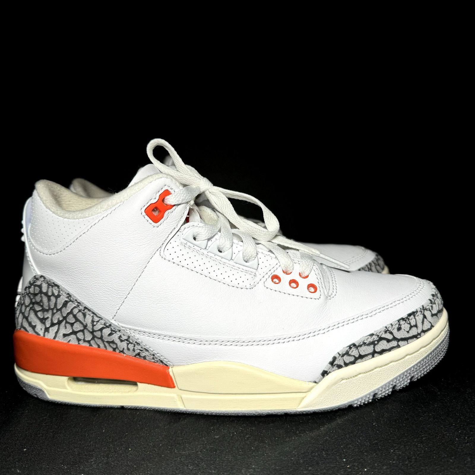 Size 9 - Wmns Air Jordan 3 Retro Georgia Peach Women's Shoes
