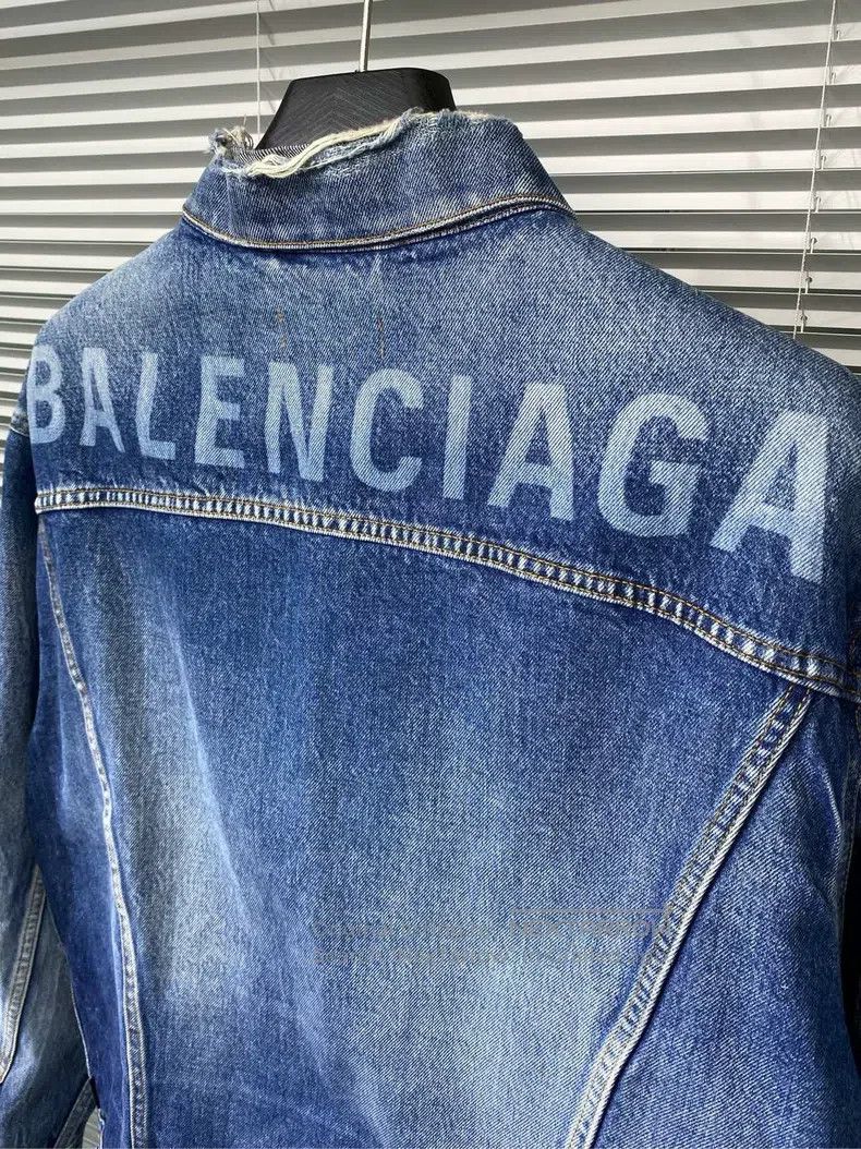 Balenciaga Balenciaga Washed denim jacket with back letter print logo Size US M / EU 48-50 / 2 - 4 Thumbnail