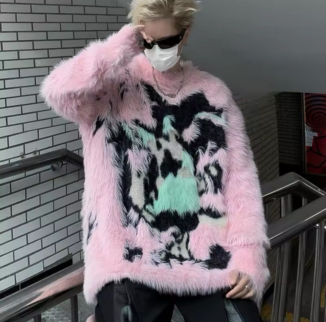Japanese Brand Streetwear Design Graffiti Pink Sweater Pullover Size US M / EU 48-50 / 2 - 1 Thumbnail