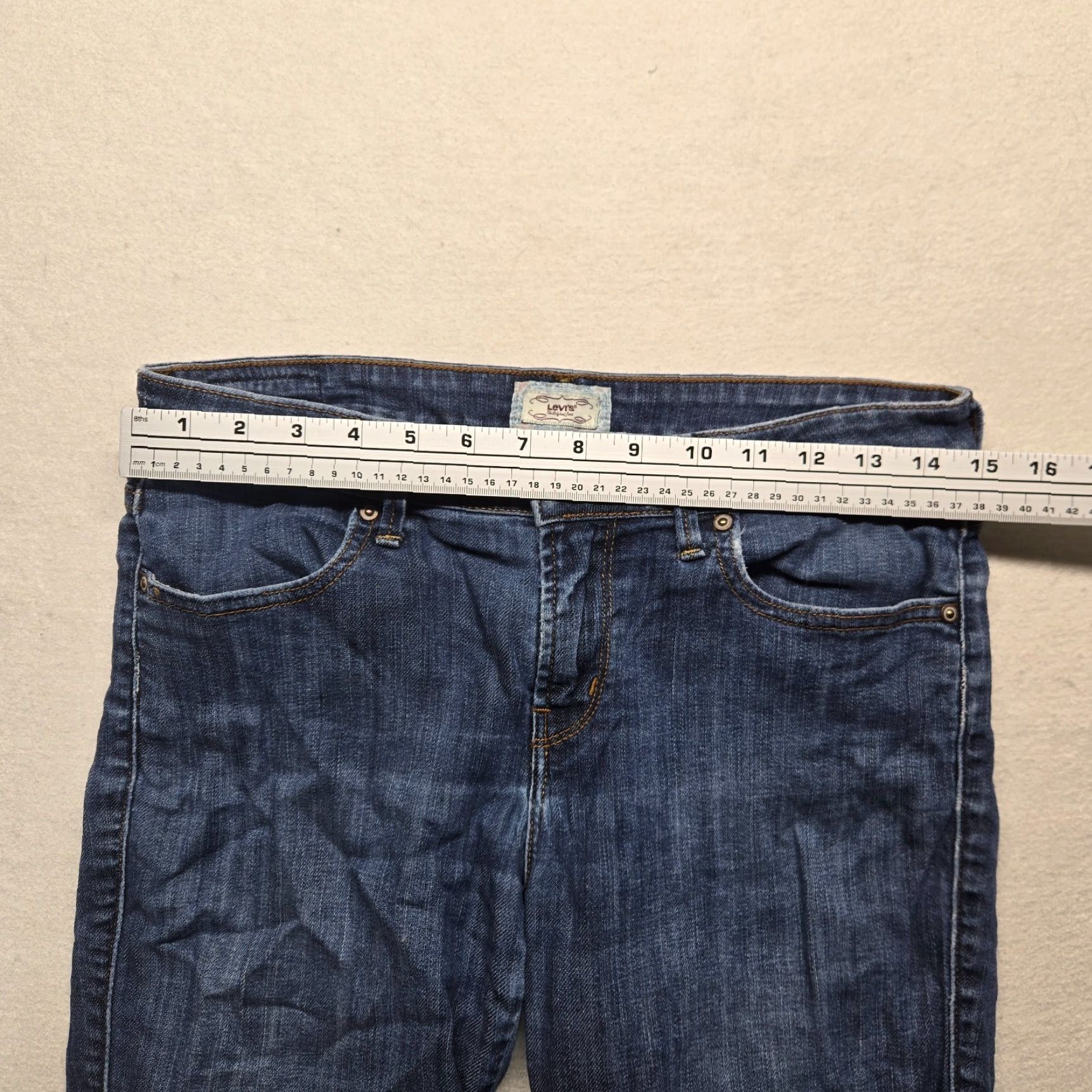 Levi's VINTAGE Levi's Bermuda Shorts Women 6 Denim Cuffed Hem 90s Casual | Blue Size 28" / US 6 / IT 42 - 4 Thumbnail