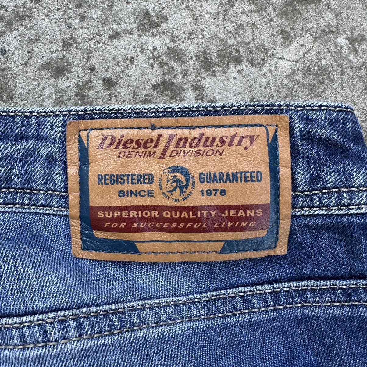 Diesel Luxury Diesel Zatiny Jeans Regular Bootcut W34xL30 Size US 34 / EU 50 - 12 Thumbnail