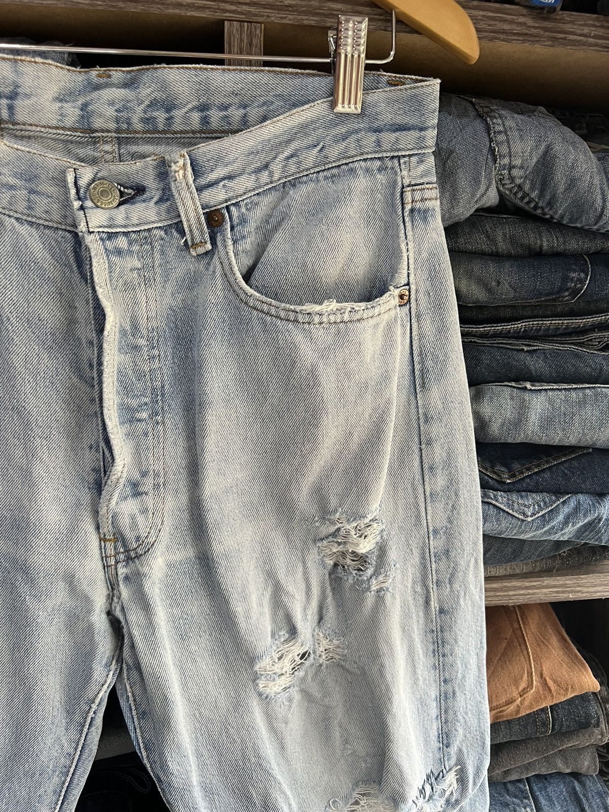 Levi's Vintage Clothing 🔥Vintage Levis 501 Button 532 Distressed Denim Size US 31 - 5 Thumbnail