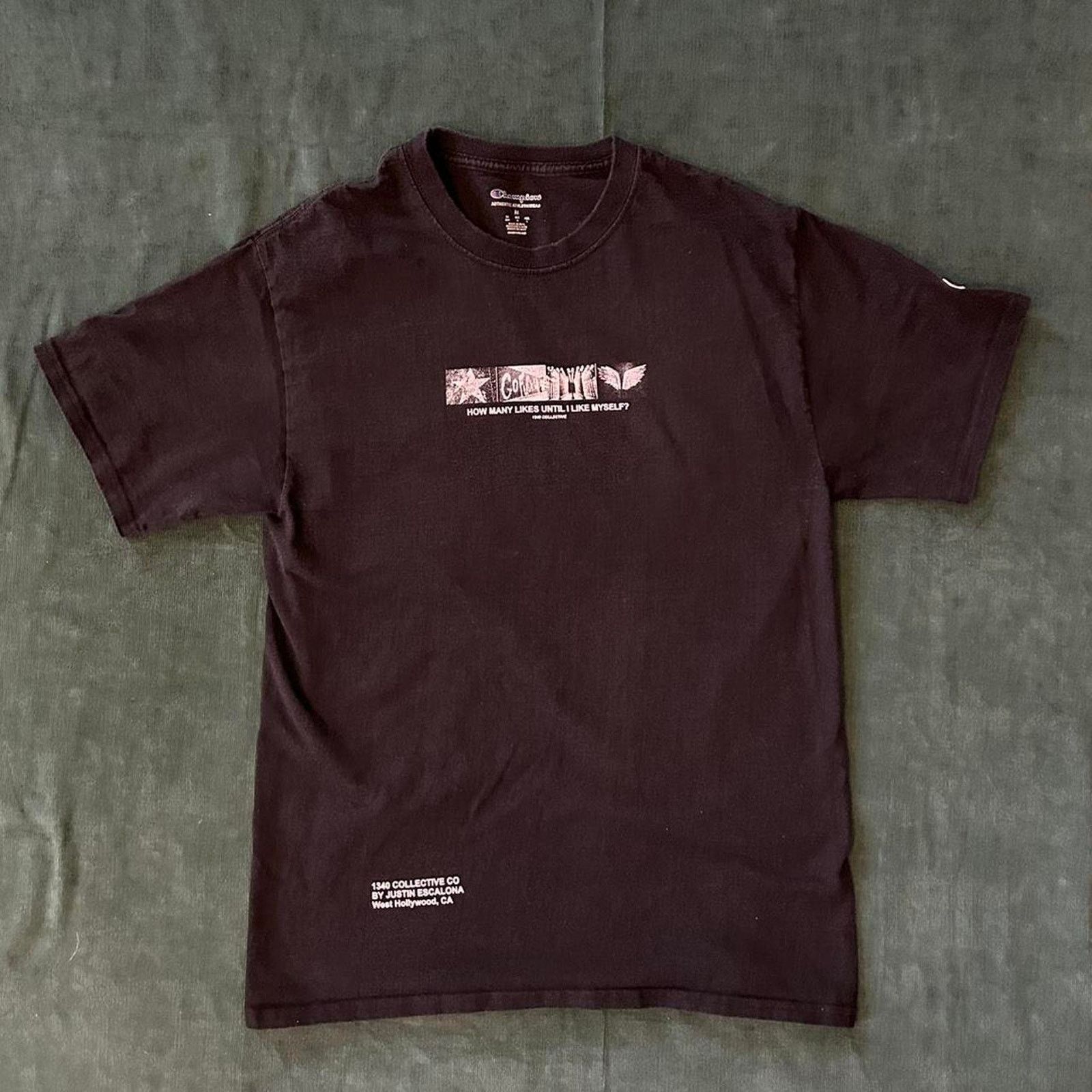 Champion Limited edition champion tee Size US M / EU 48-50 / 2 - 1 Thumbnail