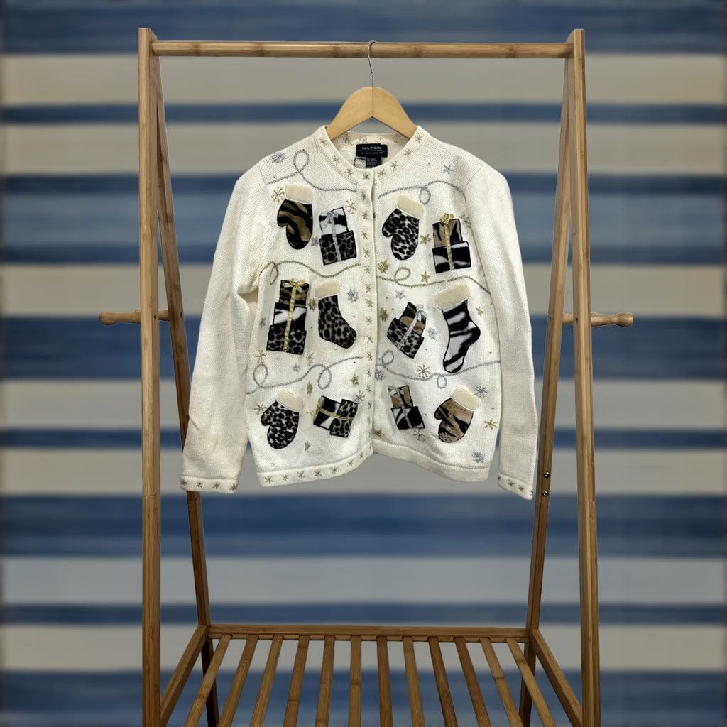 Vintage VINTAGE All Points Sweater S Adult White Christmas Presents Cardigan Size US S / EU 44-46 / 1 - 1 Thumbnail