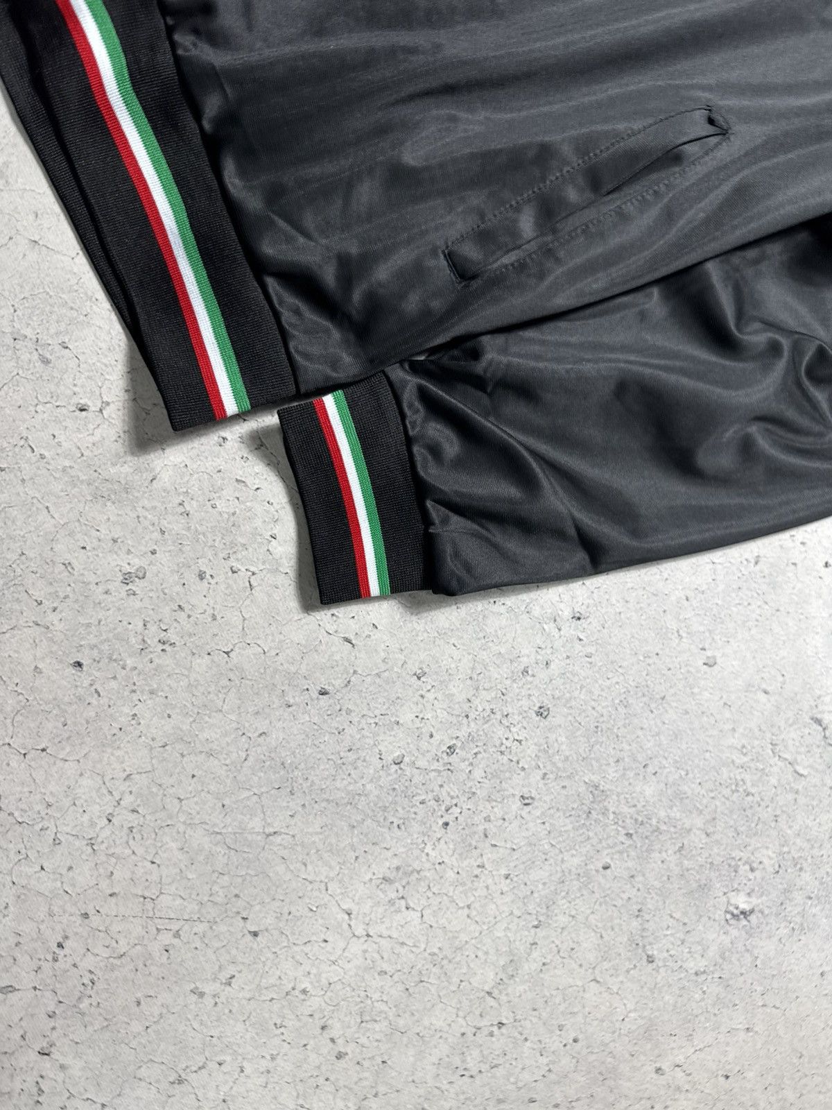 Vintage Italia Vintage Bomber Jacket Big Logo Size US L / EU 52-54 / 3 - 3 Thumbnail