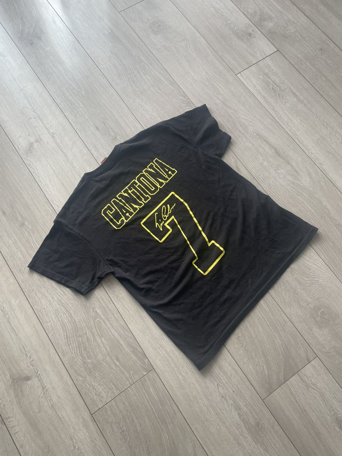 Other “Manchester United Retro Cantona T-Shirt – Classic Fan Tee” Size US L / EU 52-54 / 3 - 6 Thumbnail