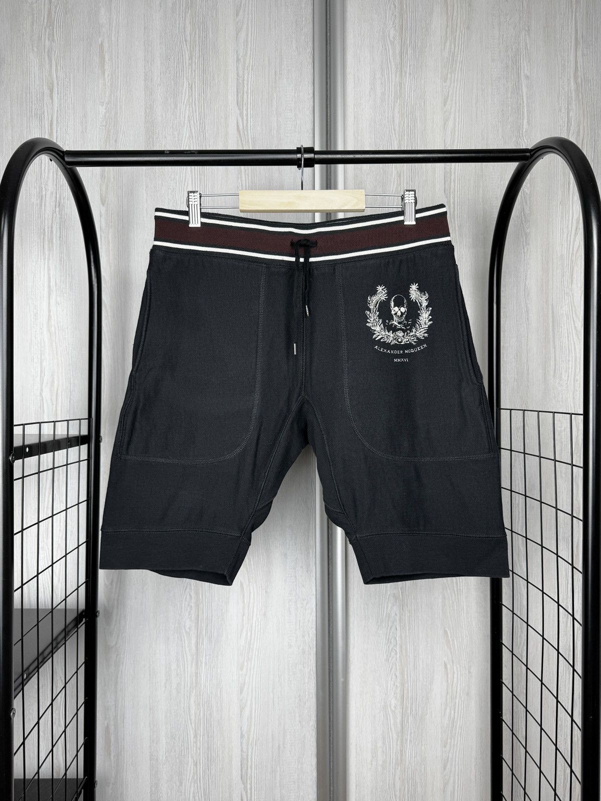 Alexander McQueen Alexander McQueen MMXVI Skull black sweat shorts Italy M Size US 32 / EU 48 - 1 Thumbnail