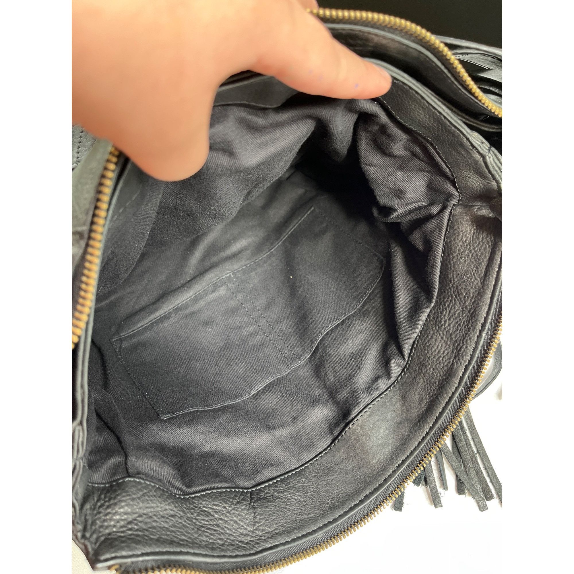 Wilsons Leather Wilsons Leather Large Black Shoulder Bag SKU 7536 Size ONE SIZE - 5 Thumbnail