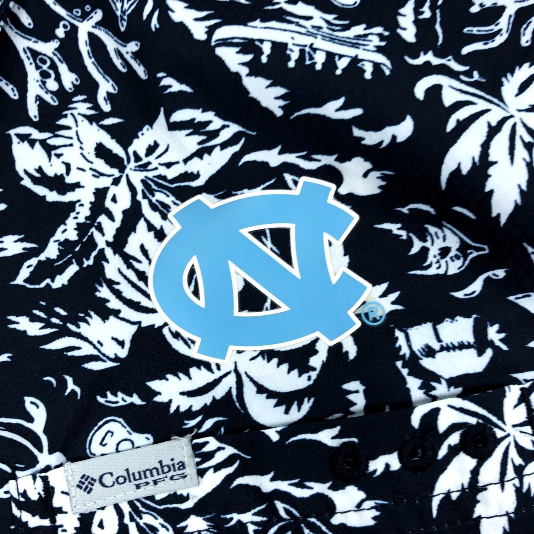 Vintage Columbia PFG Shirt Mens M UNC Tar Heels Hawaiian Short Sleeve Button-Up Size US M / EU 48-50 / 2 - 2 Thumbnail