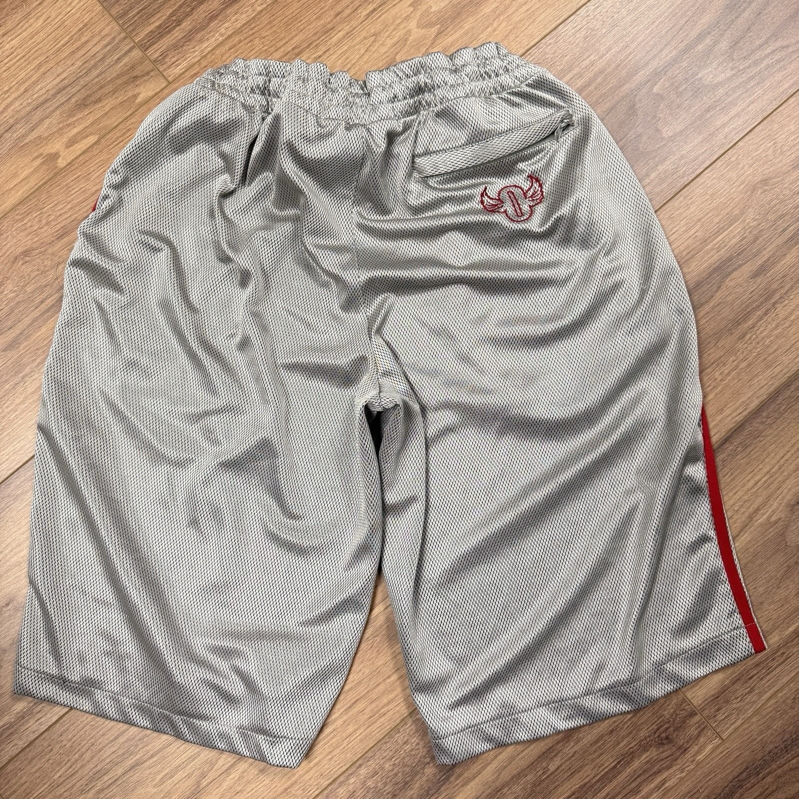 Outkast Vintage Outkast Gym Athletic Shorts Mens XL Silver Baggy Hip Size US 28 / EU 44 - 2 Thumbnail
