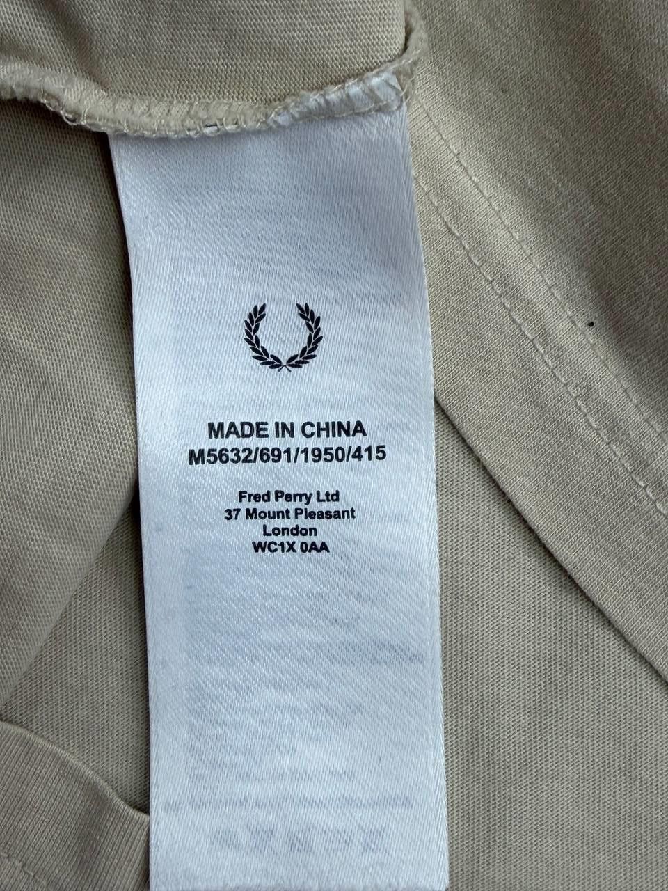 Fred Perry Fred Perry Laurel Wreath Graphic T-Shirt Beige Size L Size US L / EU 52-54 / 3 - 8 Thumbnail