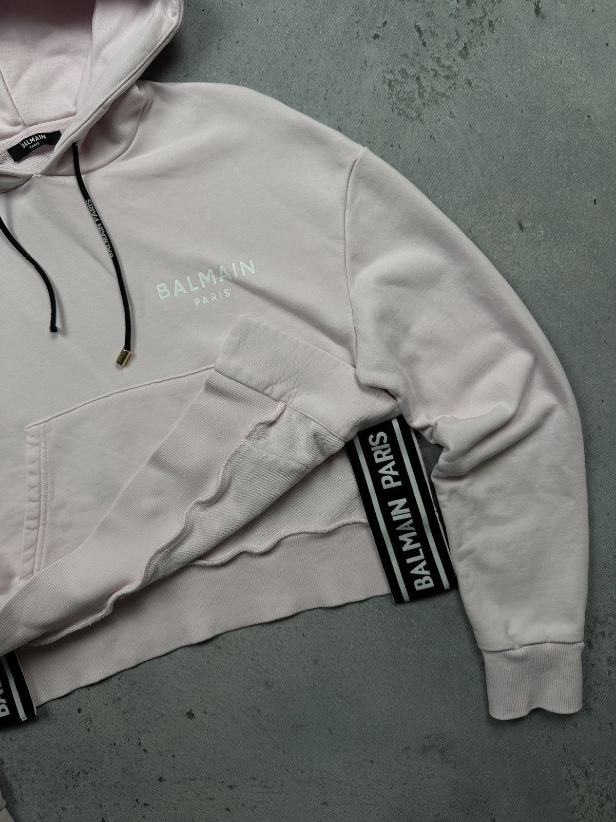 Balmain Balmain Paris Flocked Cropped Hoodie Lux With Logo Tape Trim Size S / US 4 / IT 40 - 3 Thumbnail