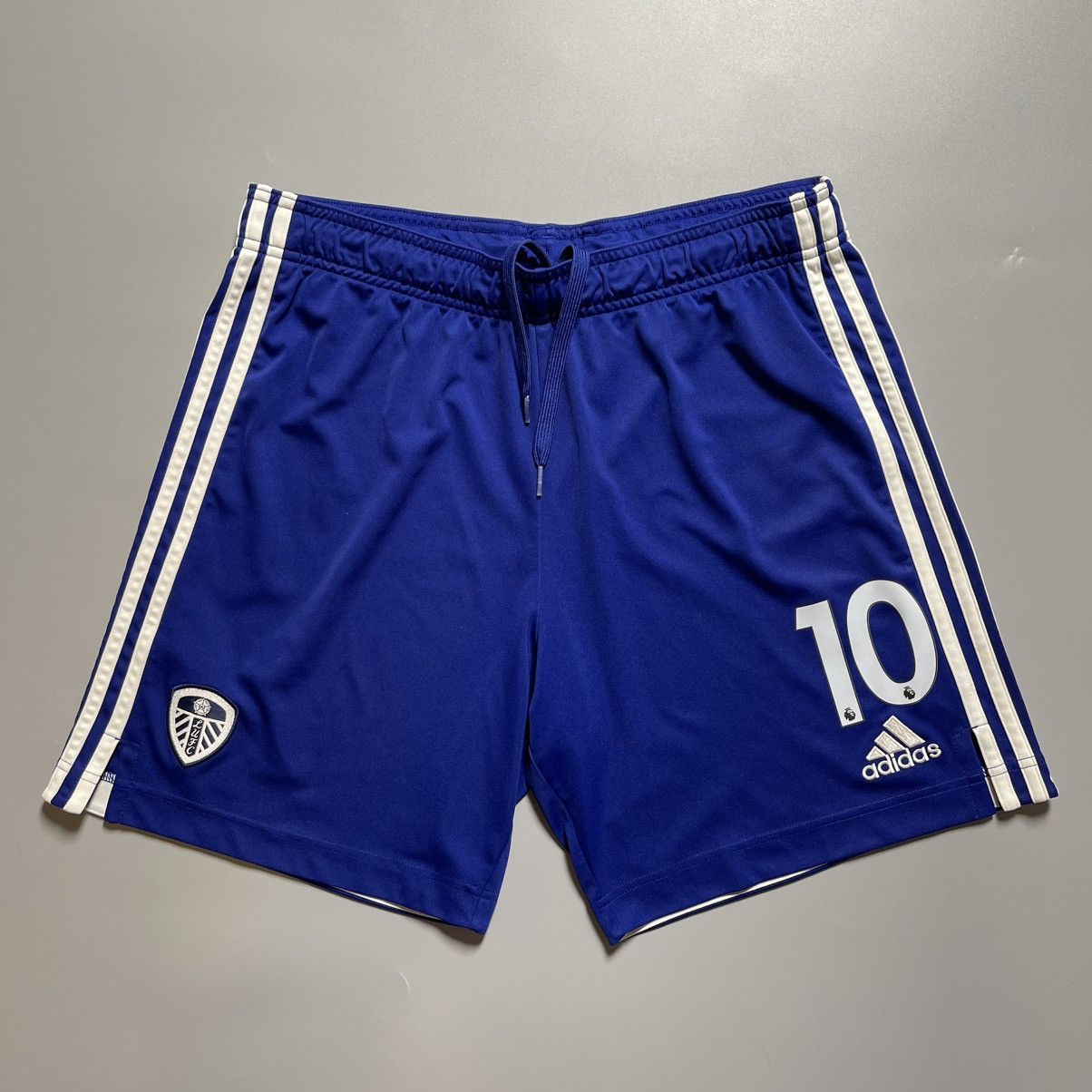 Adidas × Vintage LEEDS UNITED ADIDAS 2021/2022 FOOTBALL AWAY SHORTS #10 Size US 34 / EU 50 - 1 Thumbnail