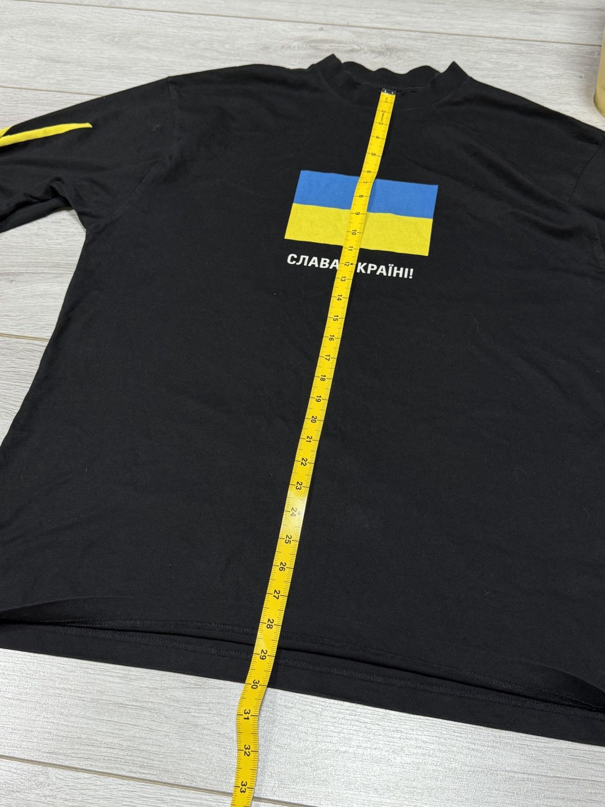 Balenciaga Balenciaga Ukraine Support long sleeve Tee united24 flag Size US M / EU 48-50 / 2 - 10 Thumbnail