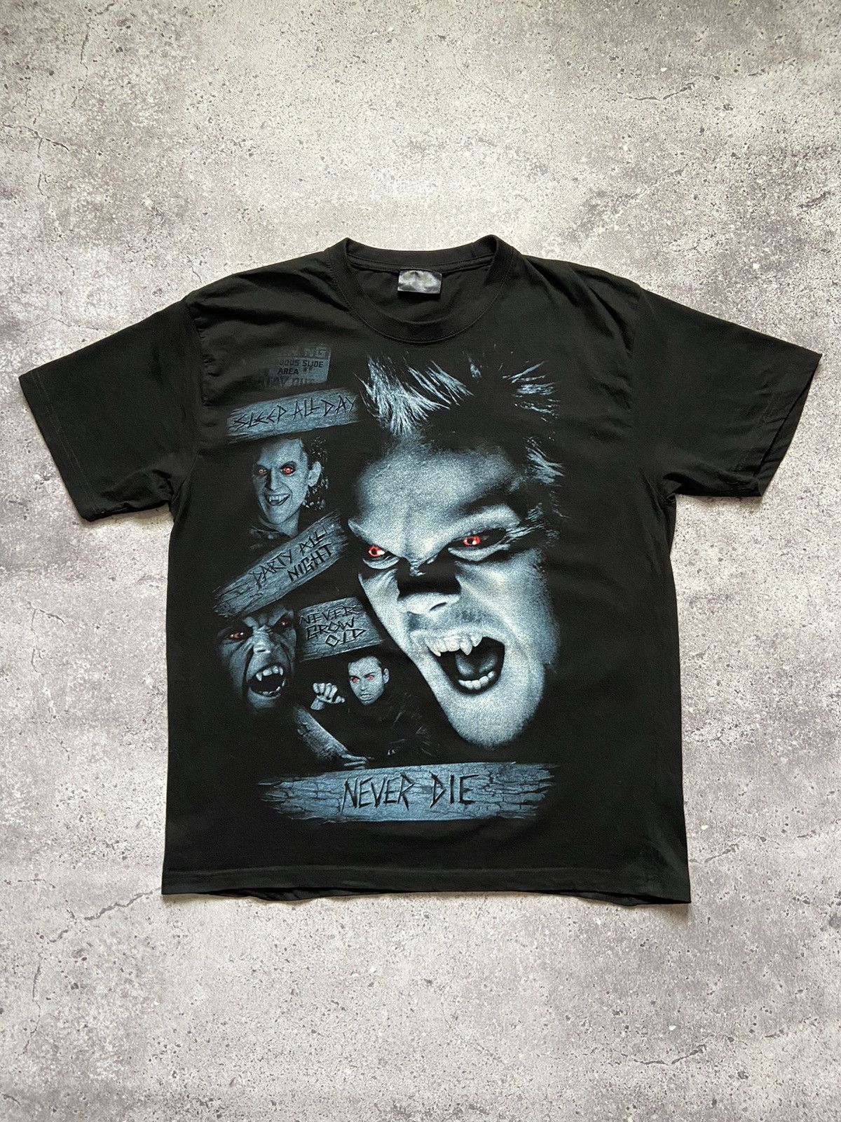 Vintage Vintage The Lost Boys T-shirt Big Logo Movie Tee Size US XXL / EU 58 / 5 - 1 Thumbnail