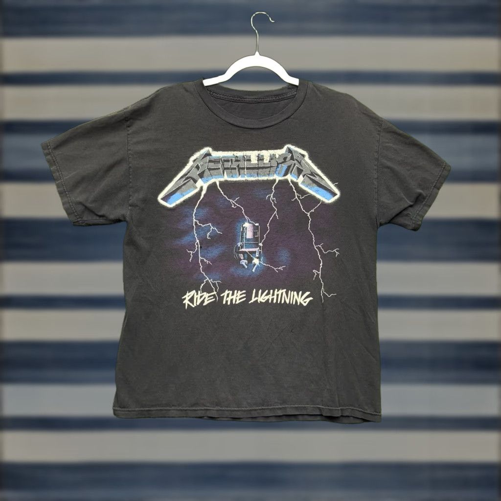 Vintage VINTAGE Metallica Shirt Mens Medium Boxy Fit 2000-2009 Band Tee Ride the Lightning Black Cotton Short Sleeve Crew Neck 1994 Year Size US M / EU 48-50 / 2 - 1 Thumbnail