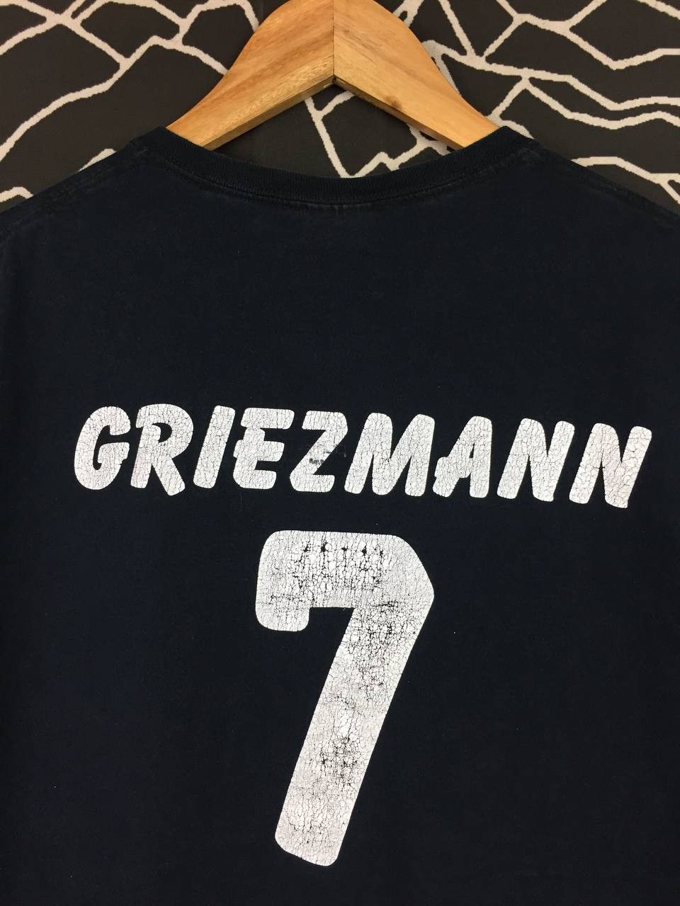 Vintage Vtg Atletico De Madrid Badge Logo Antoine Griezmann Tee Size US M / EU 48-50 / 2 - 5 Thumbnail