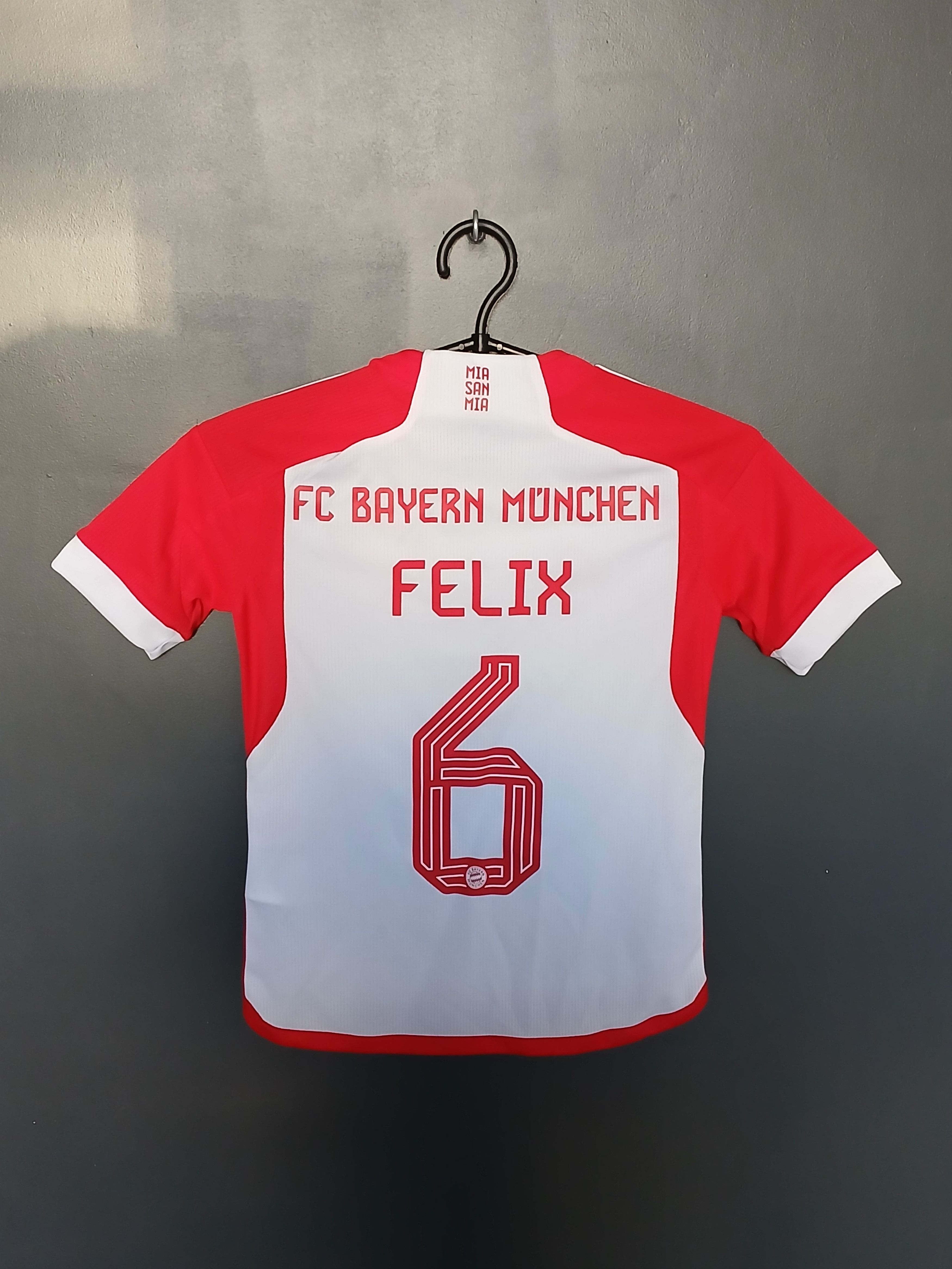 Adidas KIDS New Bayern Munich 23/24 Home Football Jersey T-Shirt Size US XS / EU 42 / 0 - 2 Thumbnail