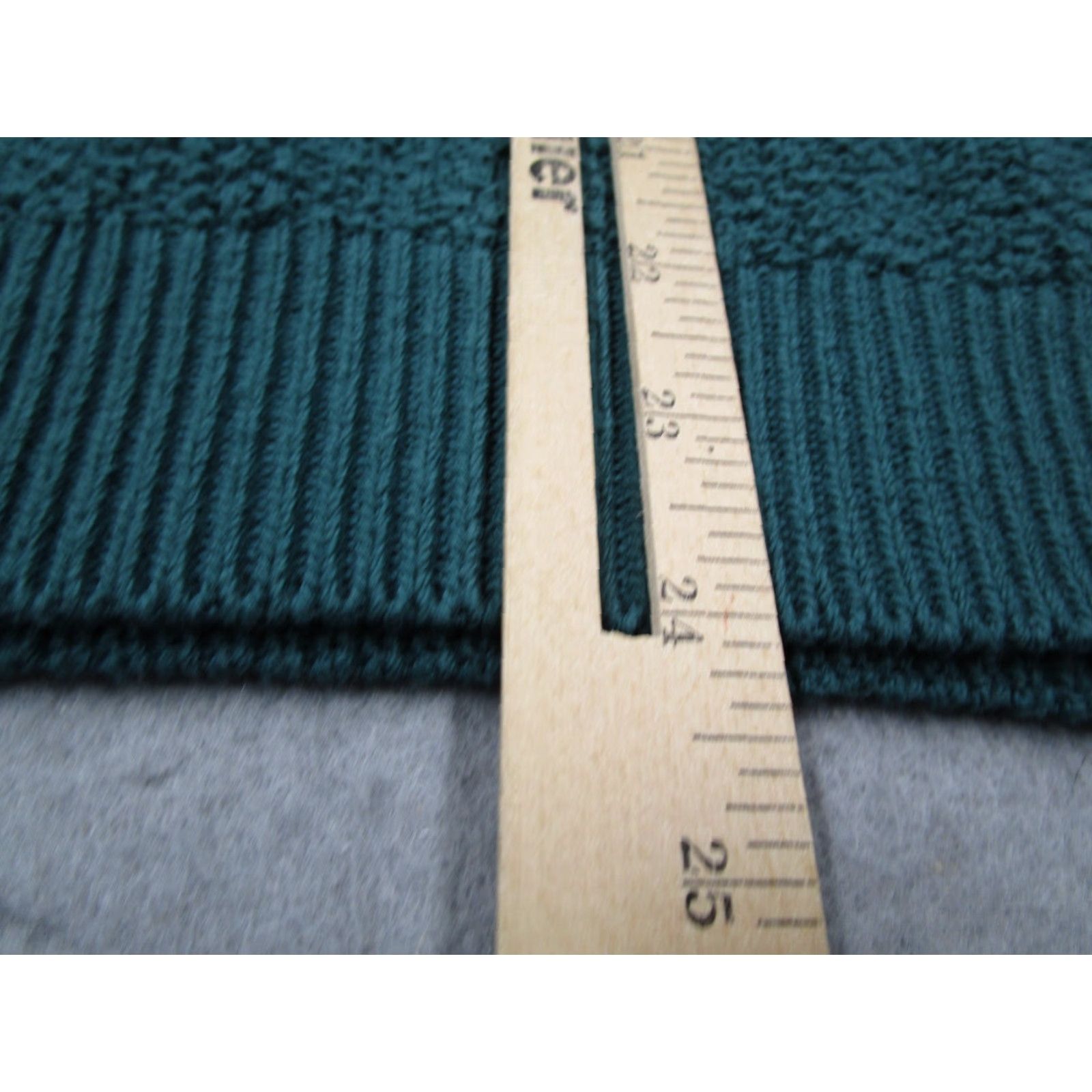 Vintage VINTAGE bernette SCOTTISH ISLE Men's green crew neck long sleeve pullover sweater Embroidered golf scene on front 100% cotton Made in USA Size US M / EU 48-50 / 2 - 7 Thumbnail