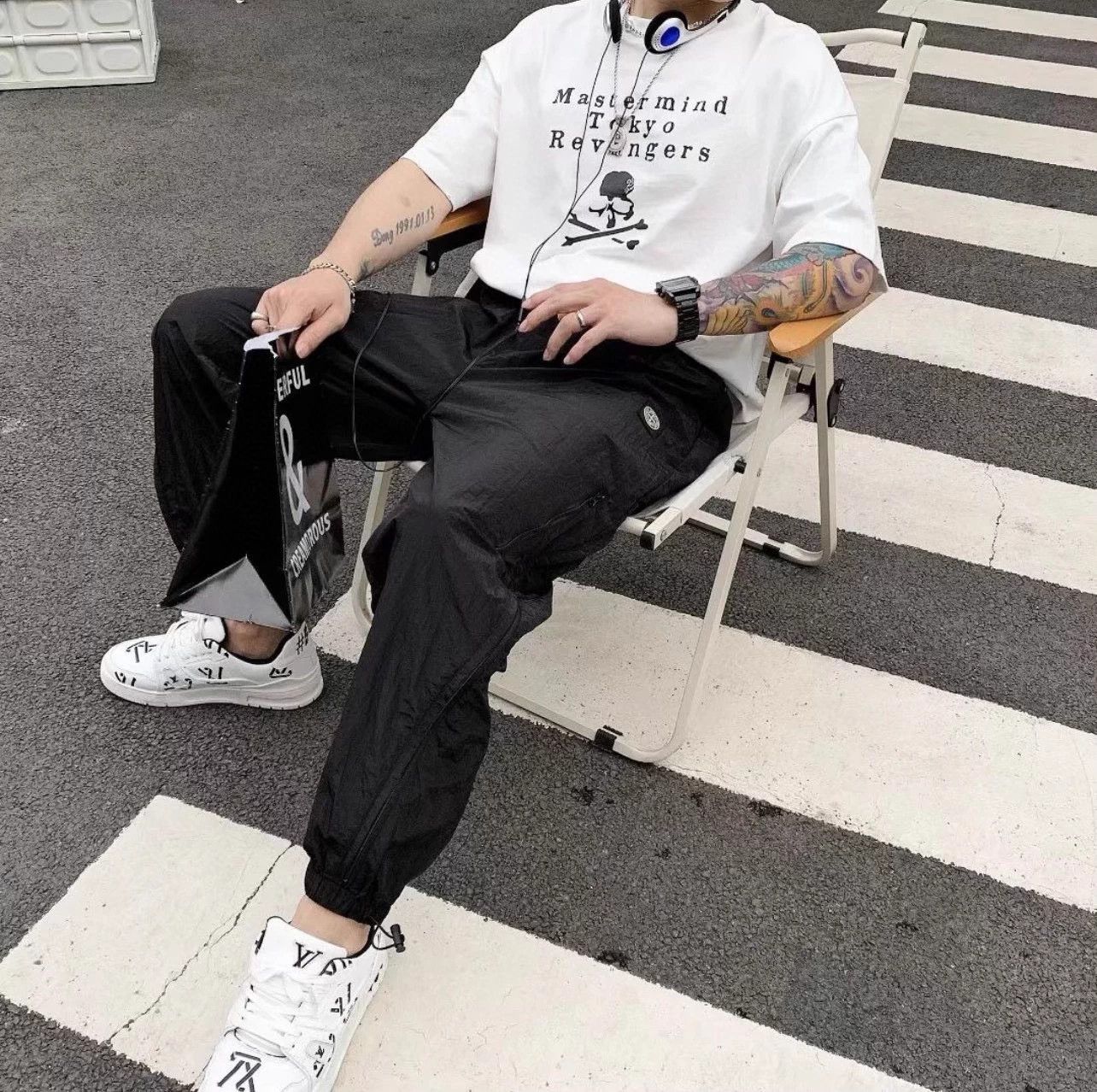 Louis Vuitton LV Trainer Eco Logo Black & White 7/41 Size US 7 / EU 40 - 8 Thumbnail