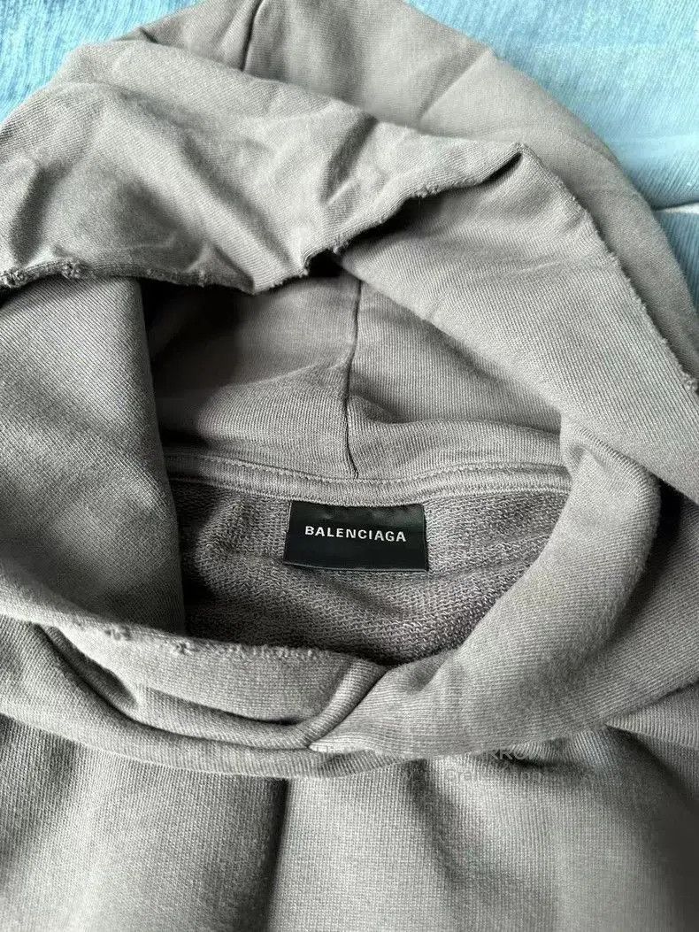 Balenciaga Balenciaga Distressed Happy Hoodie. Size US XS / EU 42 / 0 - 3 Thumbnail