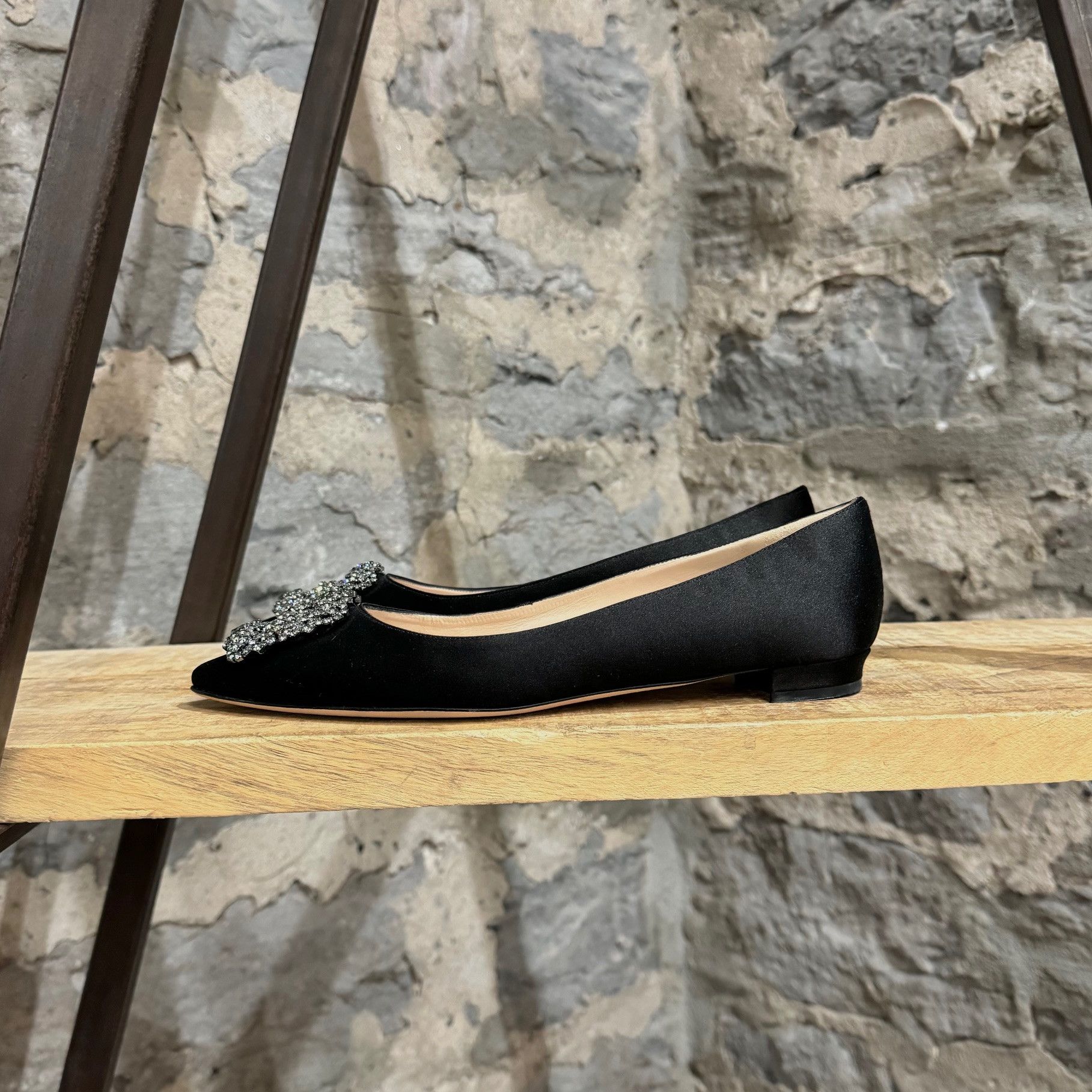 Manolo Blahnik Manolo Blahnik Hangisi Black Satin Jewel Buckle Flats Size US 9 / IT 39 - 7 Thumbnail