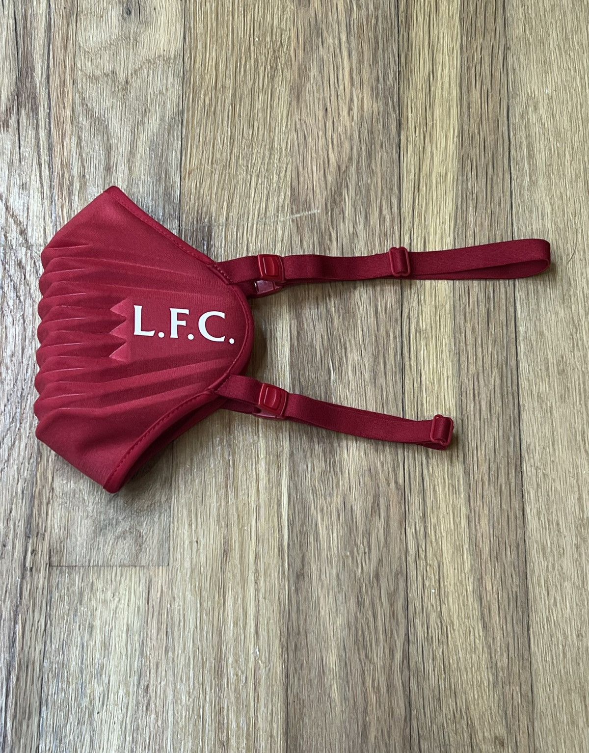 Nike Nike Liverpool F.C Venturer Sport Performance Red Face Mask Size ONE SIZE - 3 Thumbnail